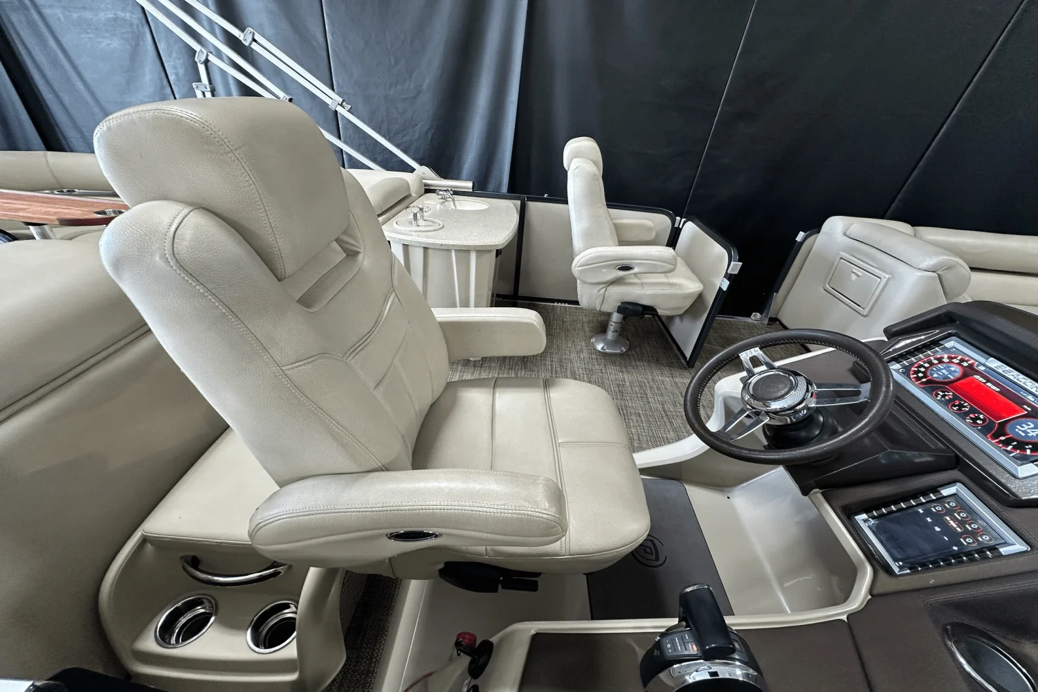 2019 Premier 270 INTRIGUE Image Thumbnail #6