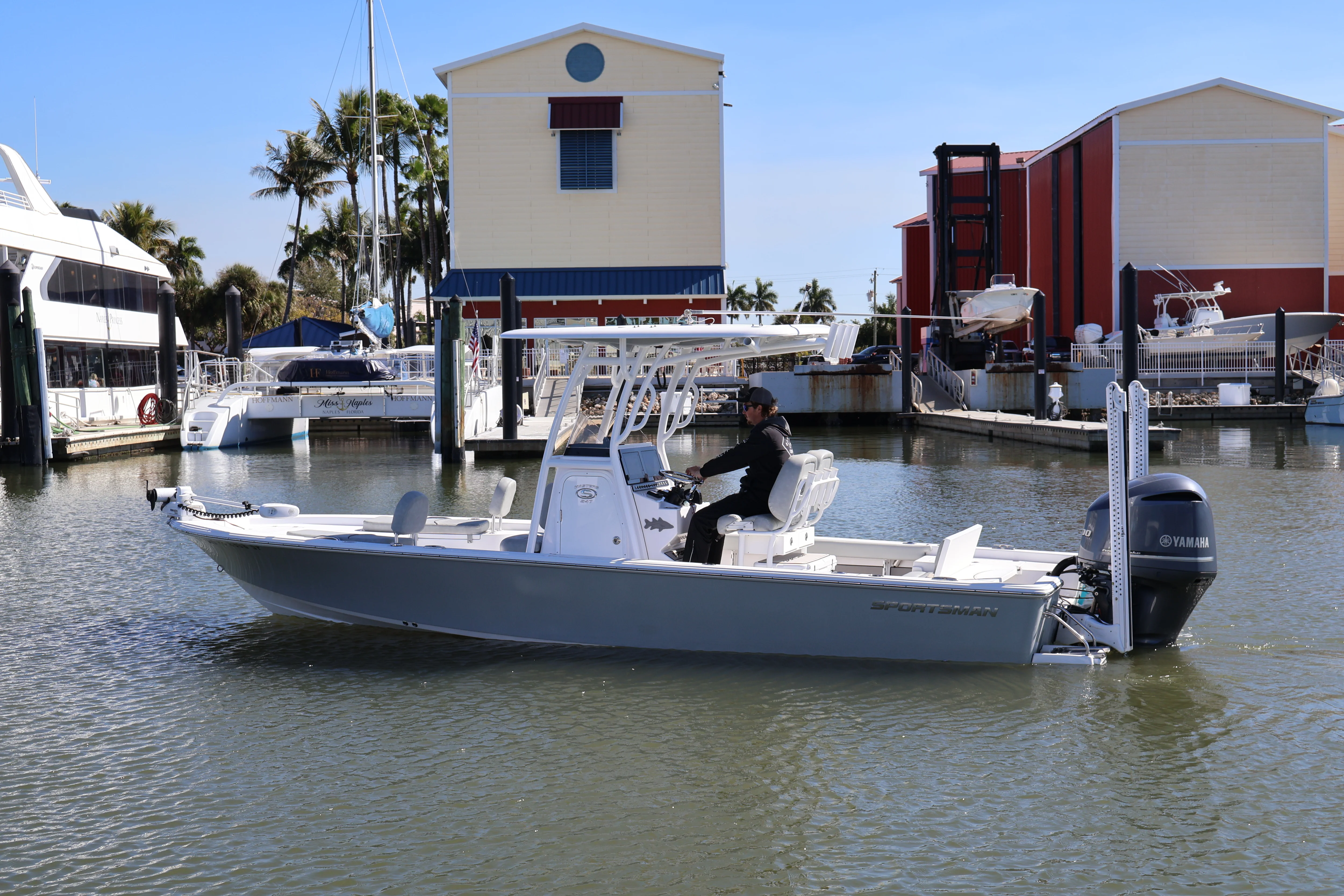 2020 Sportsman MASTERS 247 BAY BOAT Image Thumbnail #1