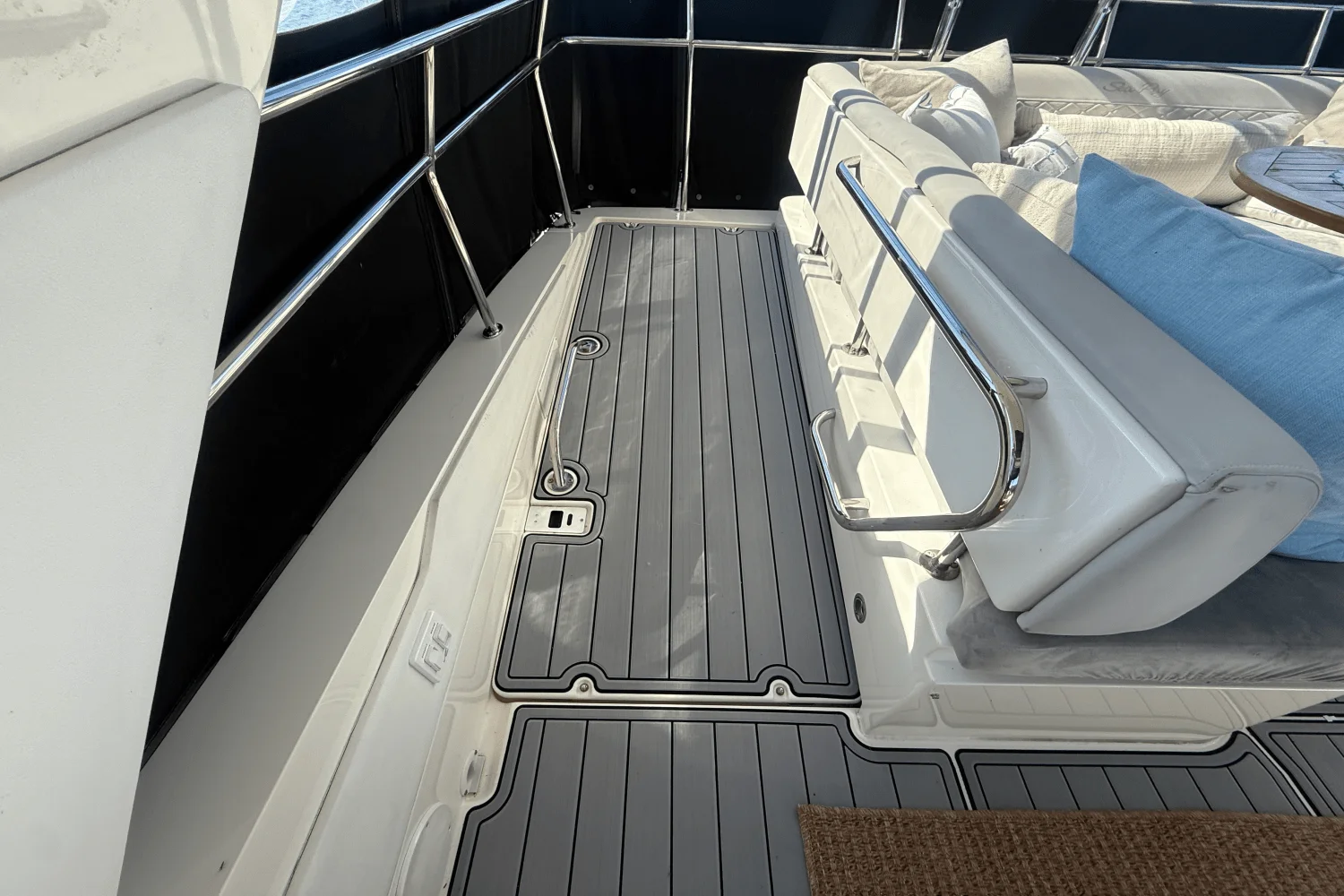 2017 Sea Ray 510 FLY Image Thumbnail #13