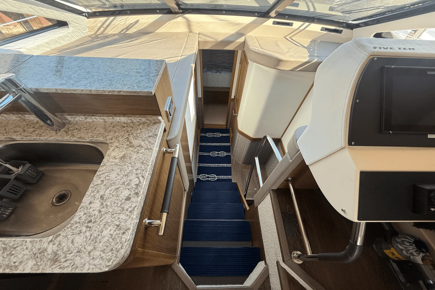 2017 Sea Ray 510 FLY Image Thumbnail #29