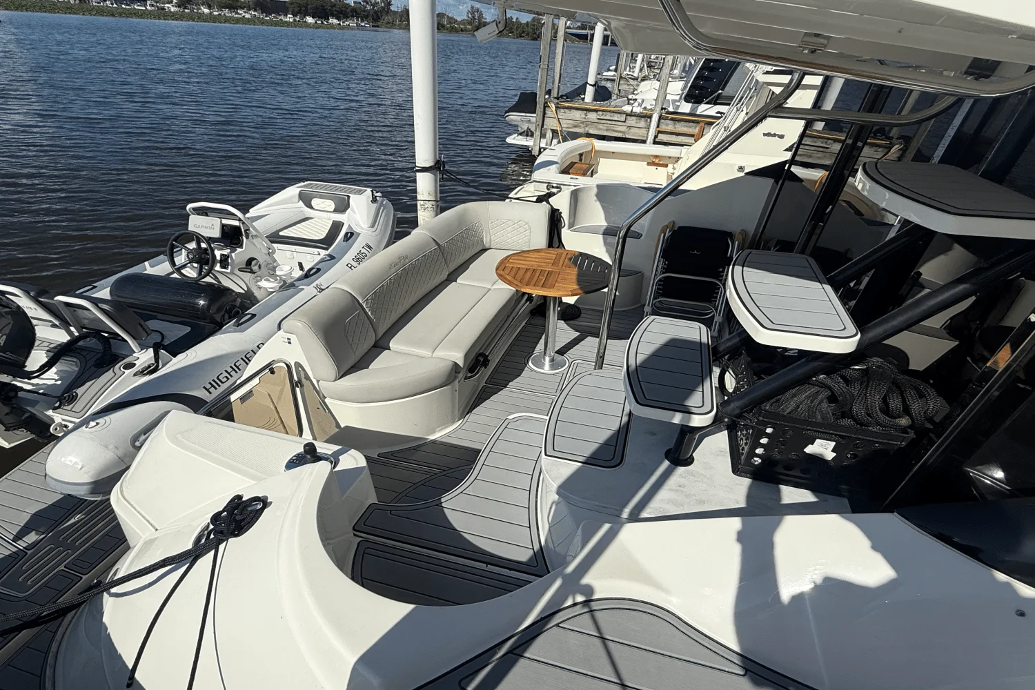 2017 Sea Ray 510 FLY Image Thumbnail #3