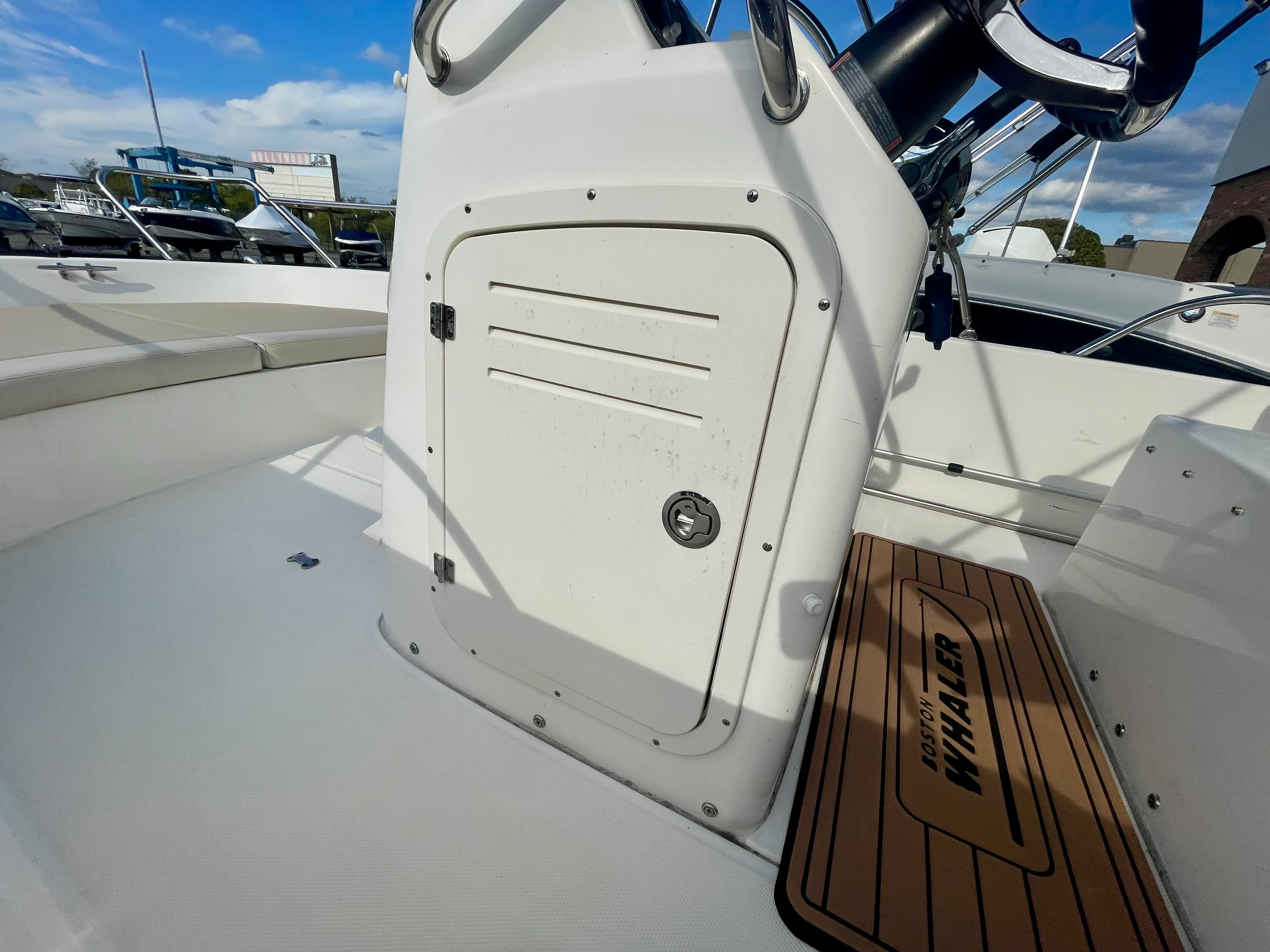 2017 Boston Whaler 170 Dauntless Image Thumbnail #5