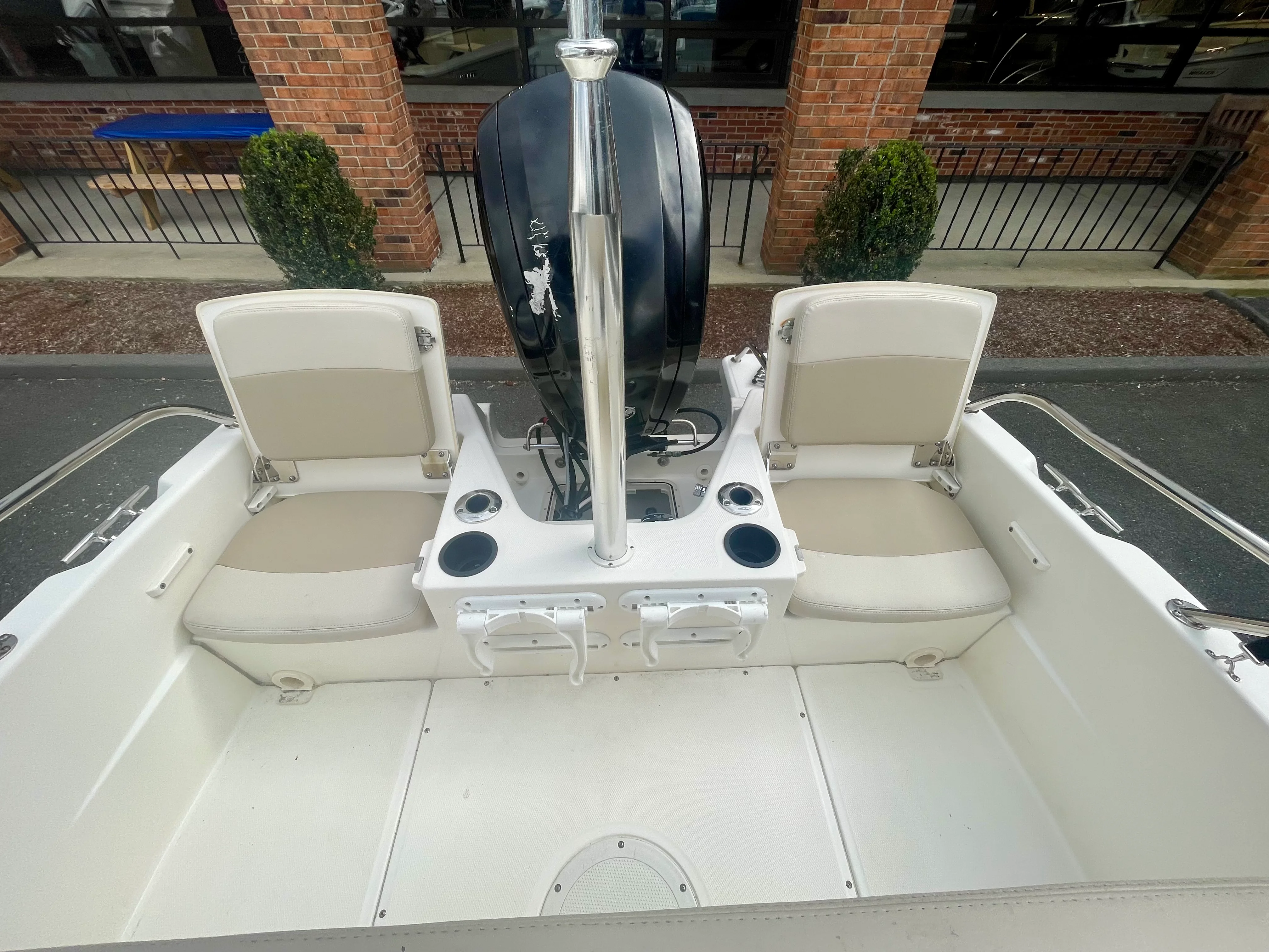 2017 Boston Whaler 170 Dauntless Image Thumbnail #4