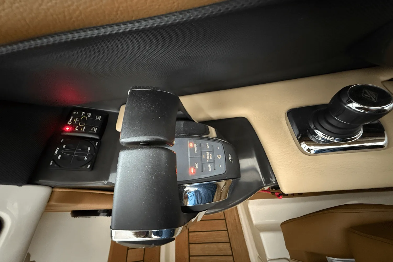 2015 Sea Ray 350 SLX Image Thumbnail #22