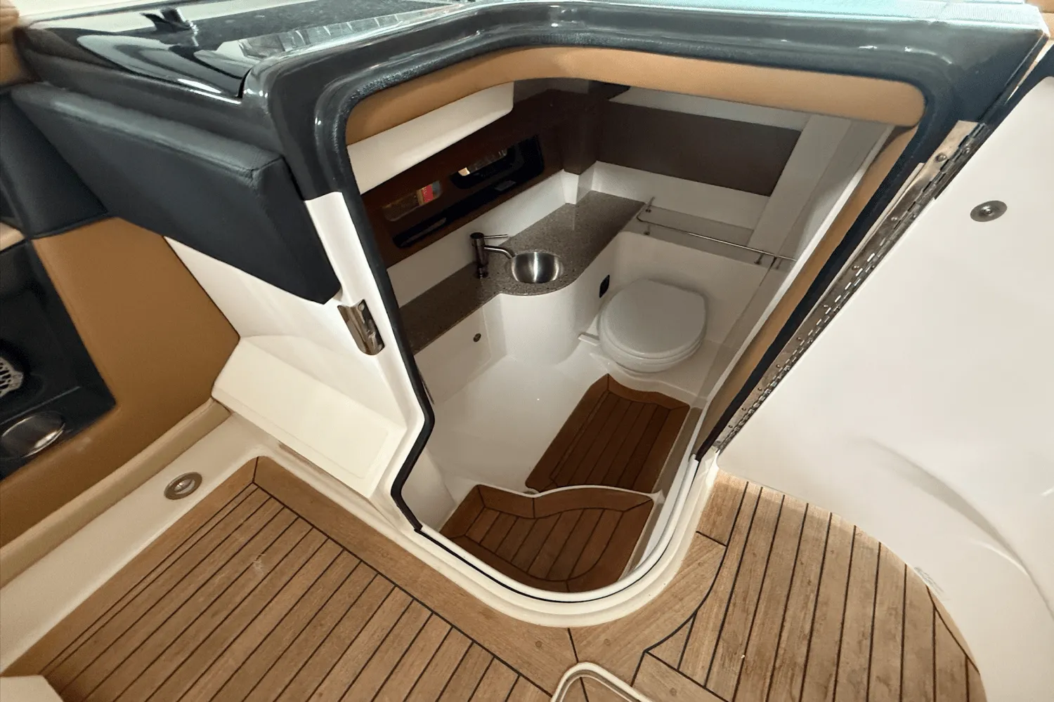 2015 Sea Ray 350 SLX Image Thumbnail #17