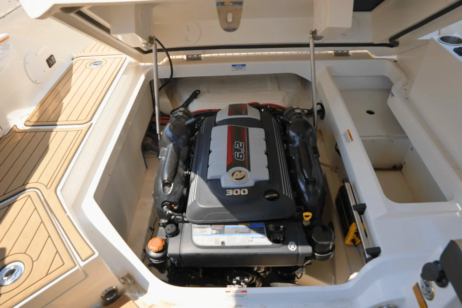 2022 Sea Ray SDX 250 Image Thumbnail #23