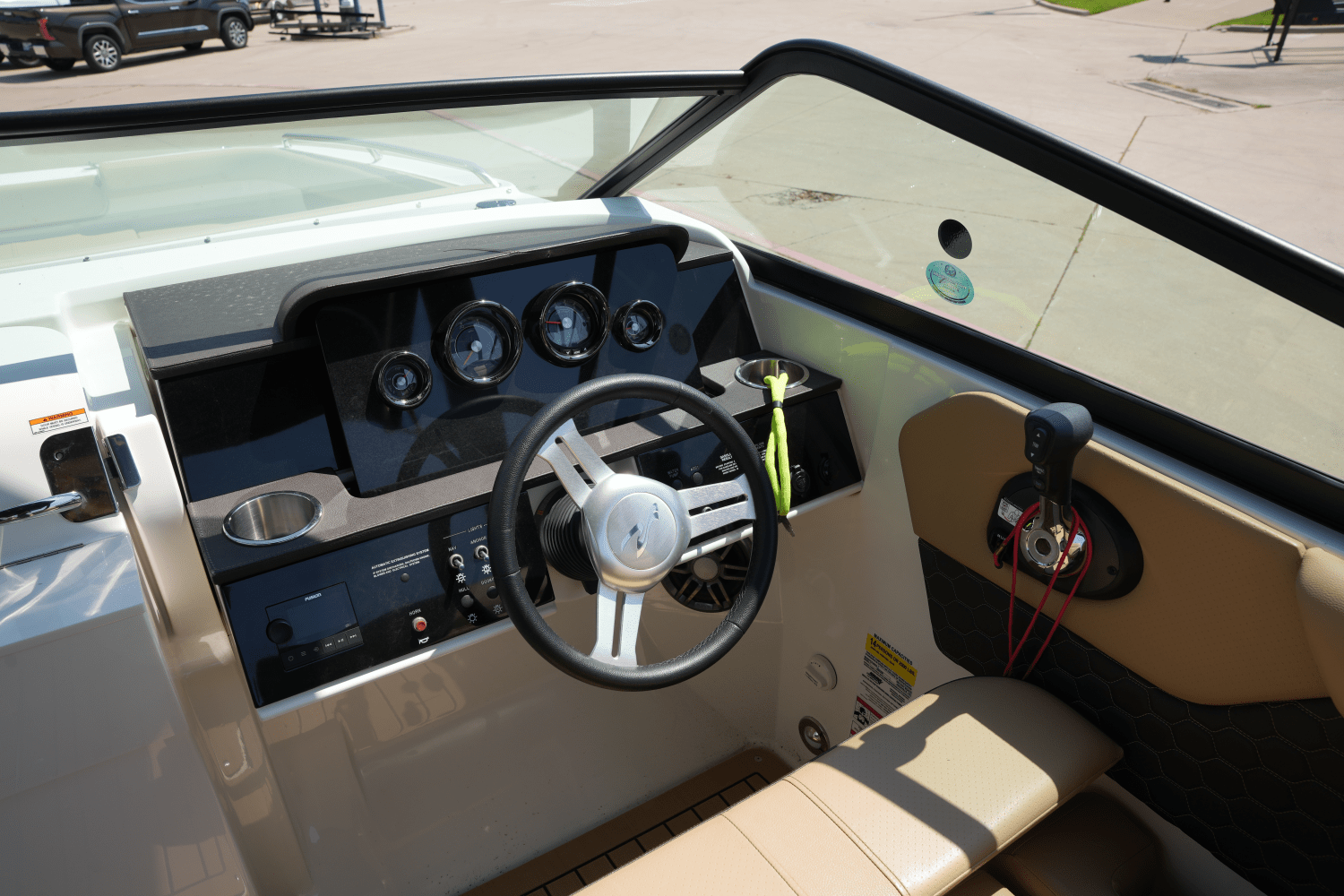 2022 Sea Ray SDX 250 Image Thumbnail #11