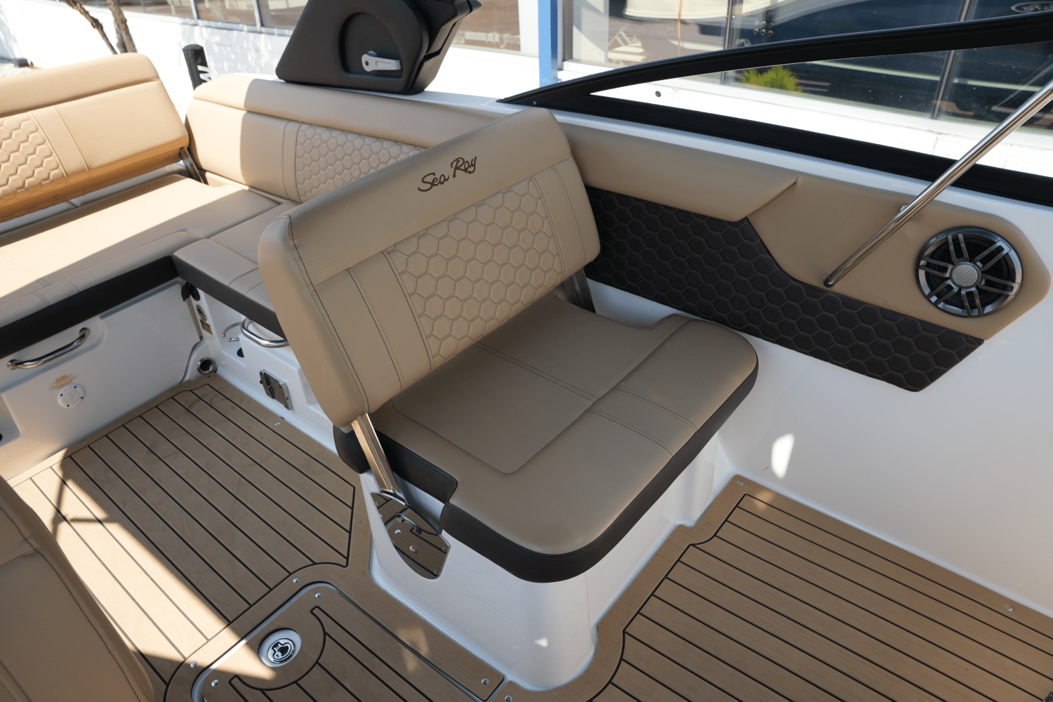 2022 Sea Ray SDX 250 Image Thumbnail #13