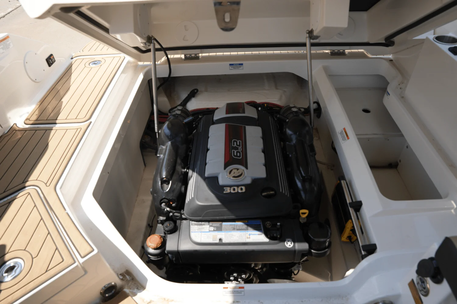 2022 Sea Ray SDX 250 Image Thumbnail #23