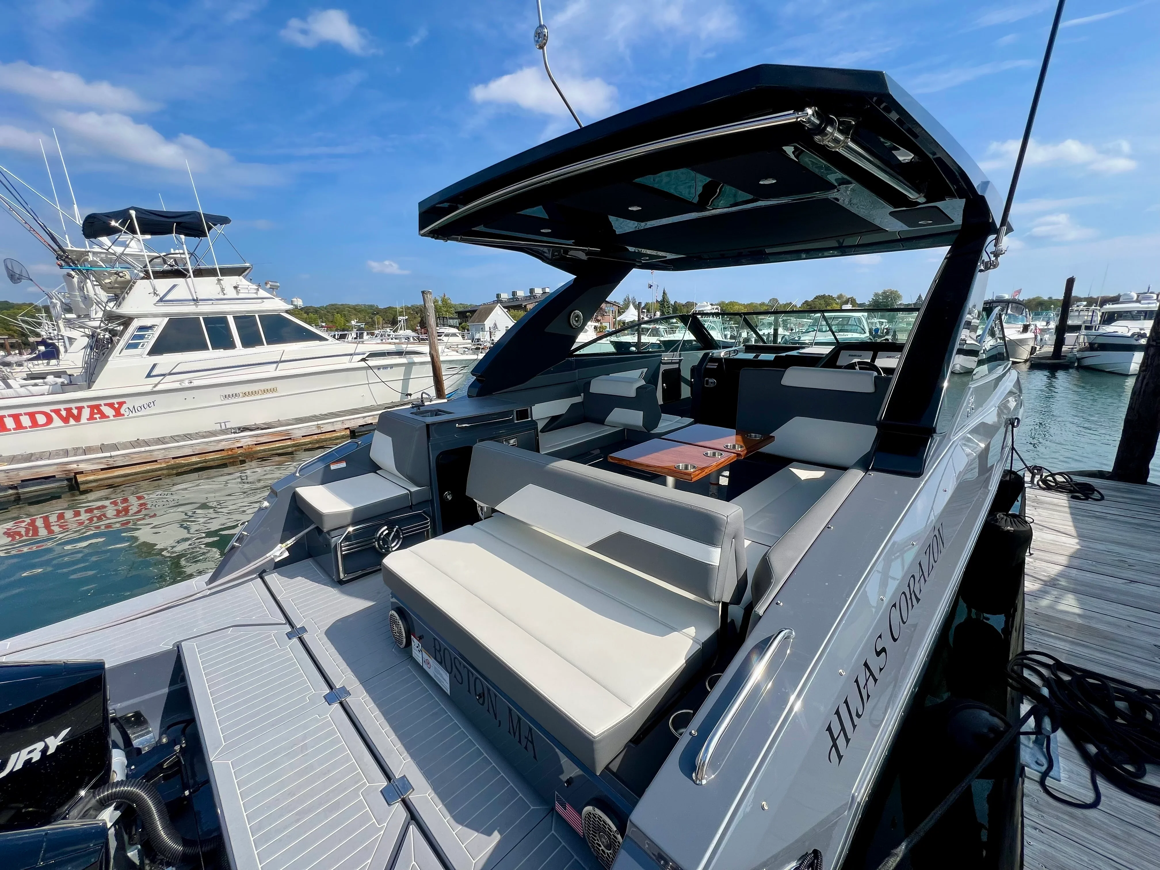 2023 Cruisers Yachts 34 GLS South Beach Outboard Image Thumbnail #5