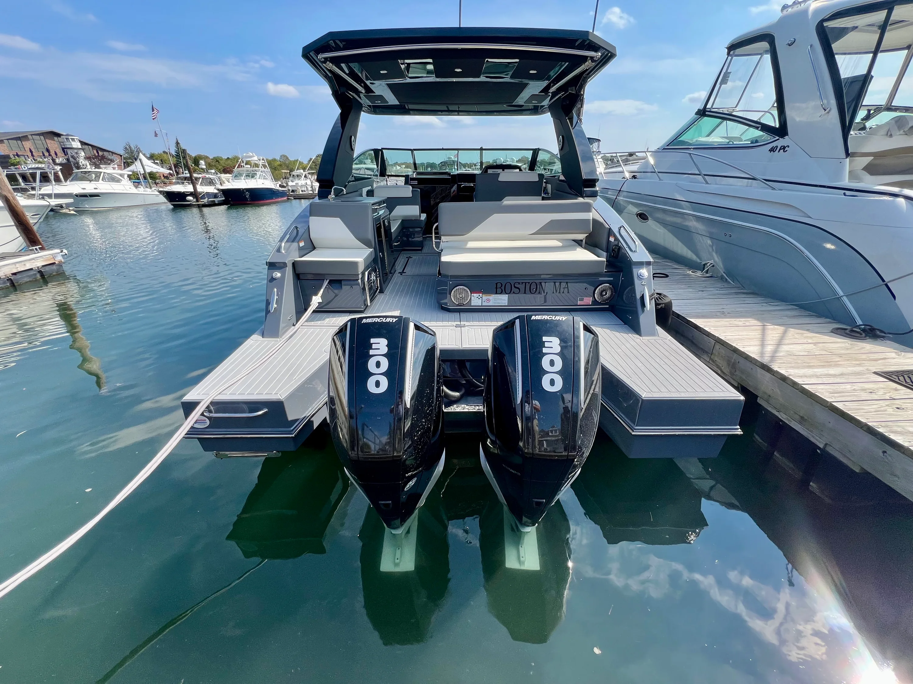 2023 Cruisers Yachts 34 GLS South Beach Outboard Image Thumbnail #2