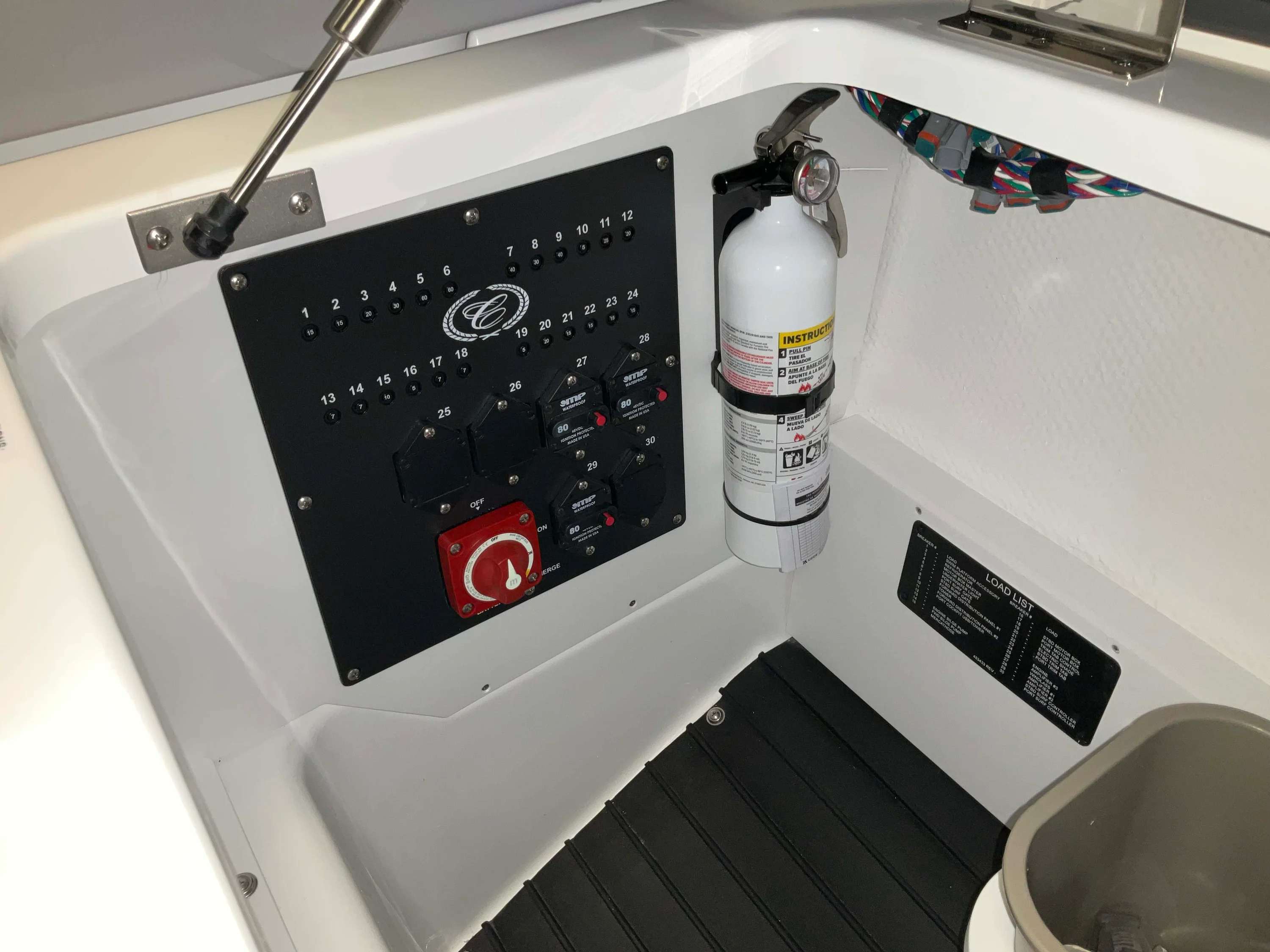 2026 Cobalt R4 Outboard Image Thumbnail #46