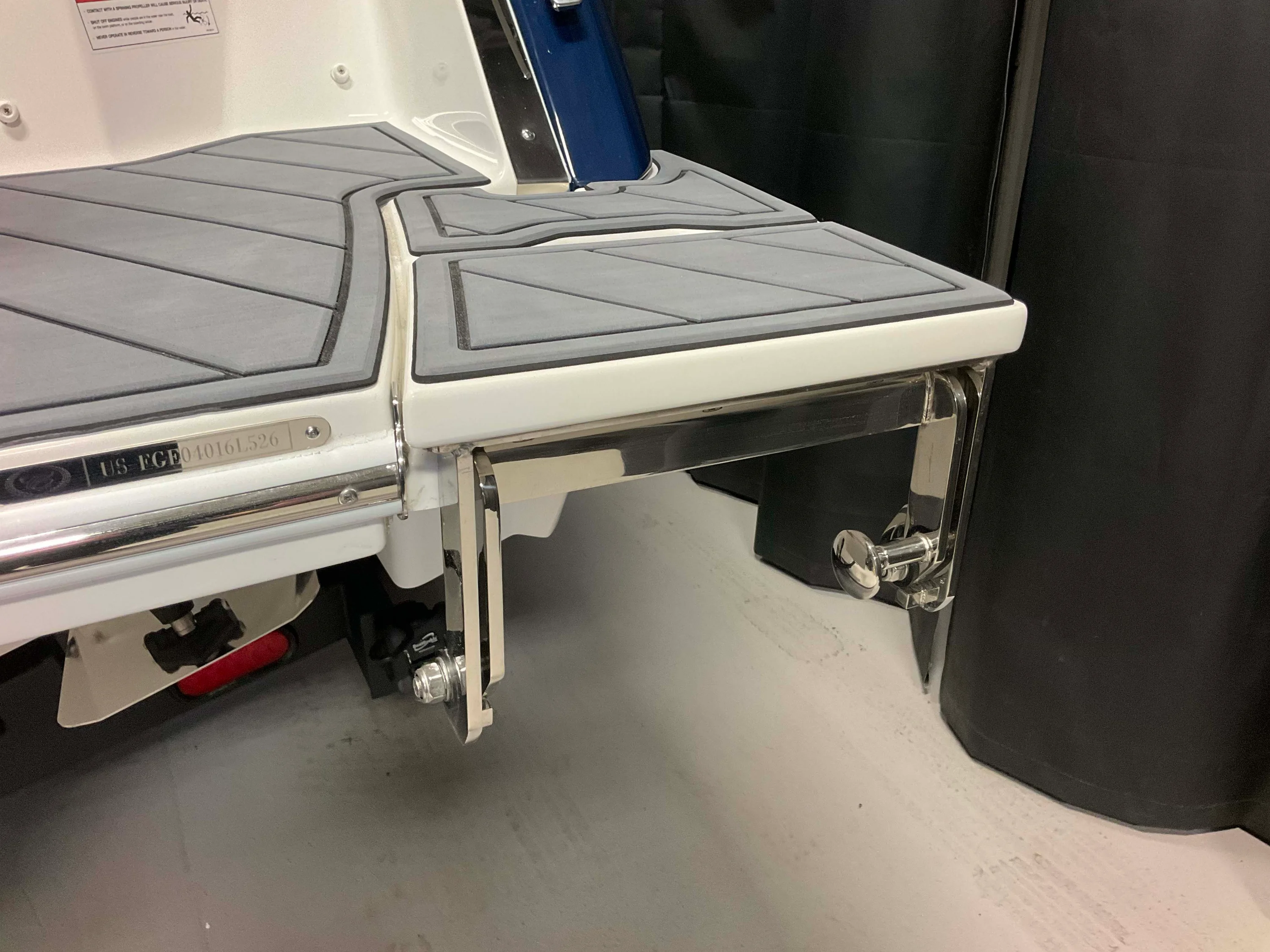 2026 Cobalt R4 Outboard Image Thumbnail #70