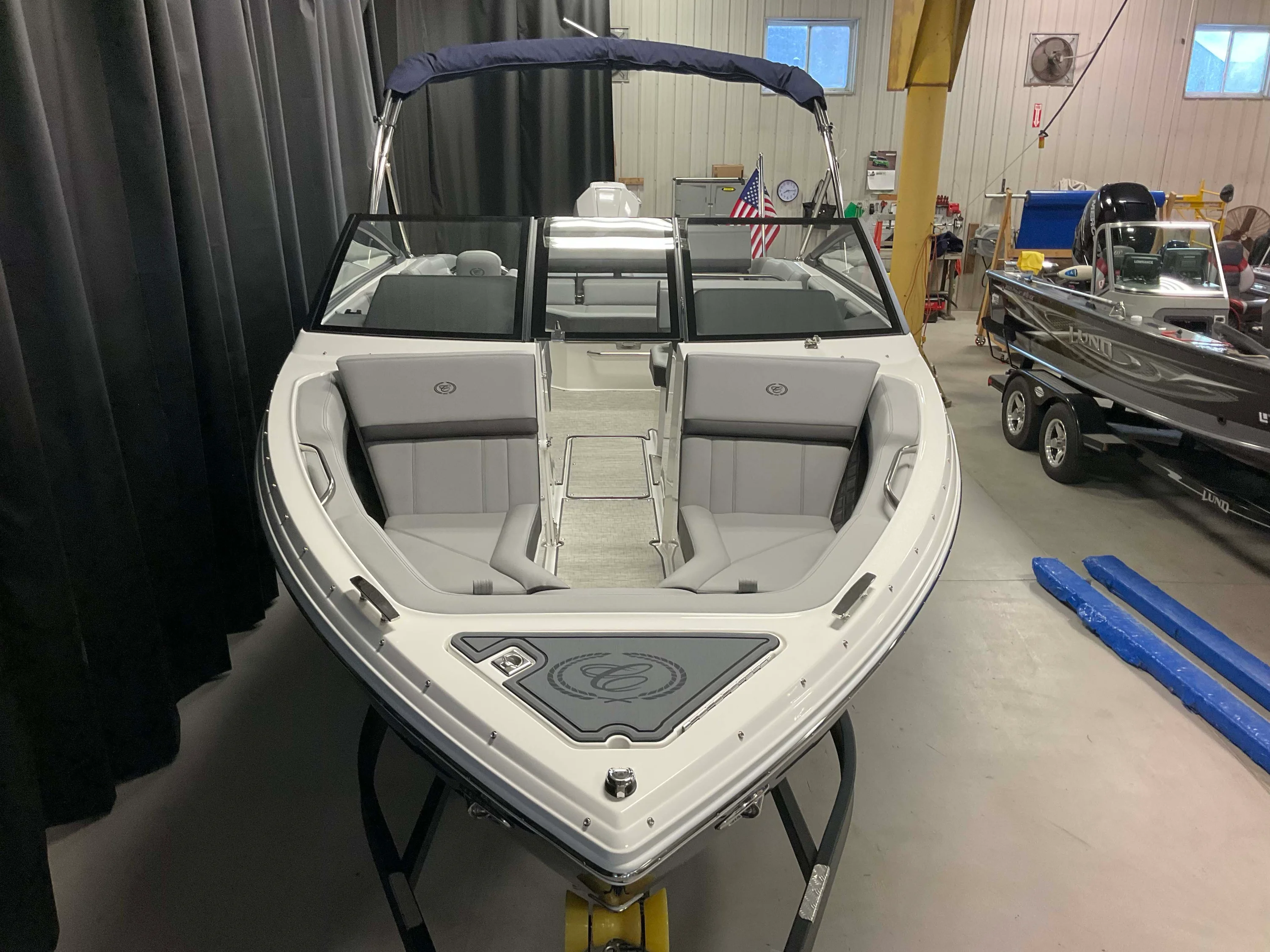 2026 Cobalt R4 Outboard Image Thumbnail #2