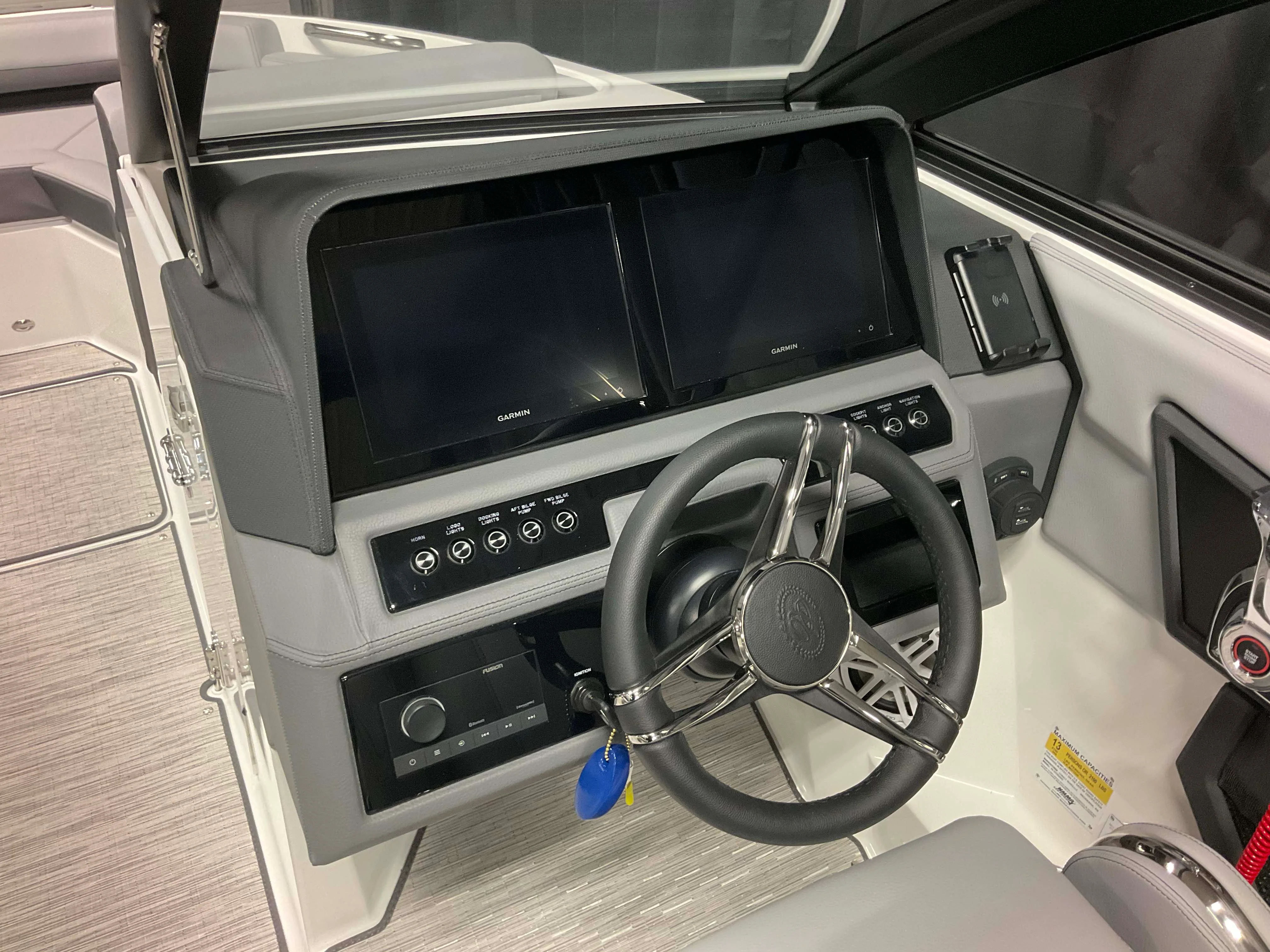 2026 Cobalt R4 Outboard Image Thumbnail #38