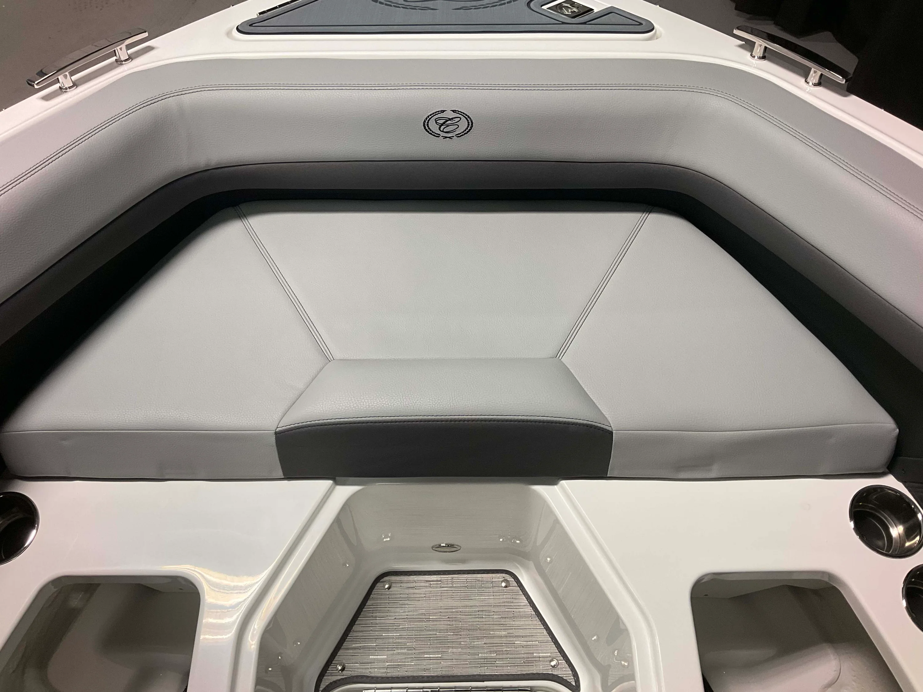 2026 Cobalt R4 Outboard Image Thumbnail #16