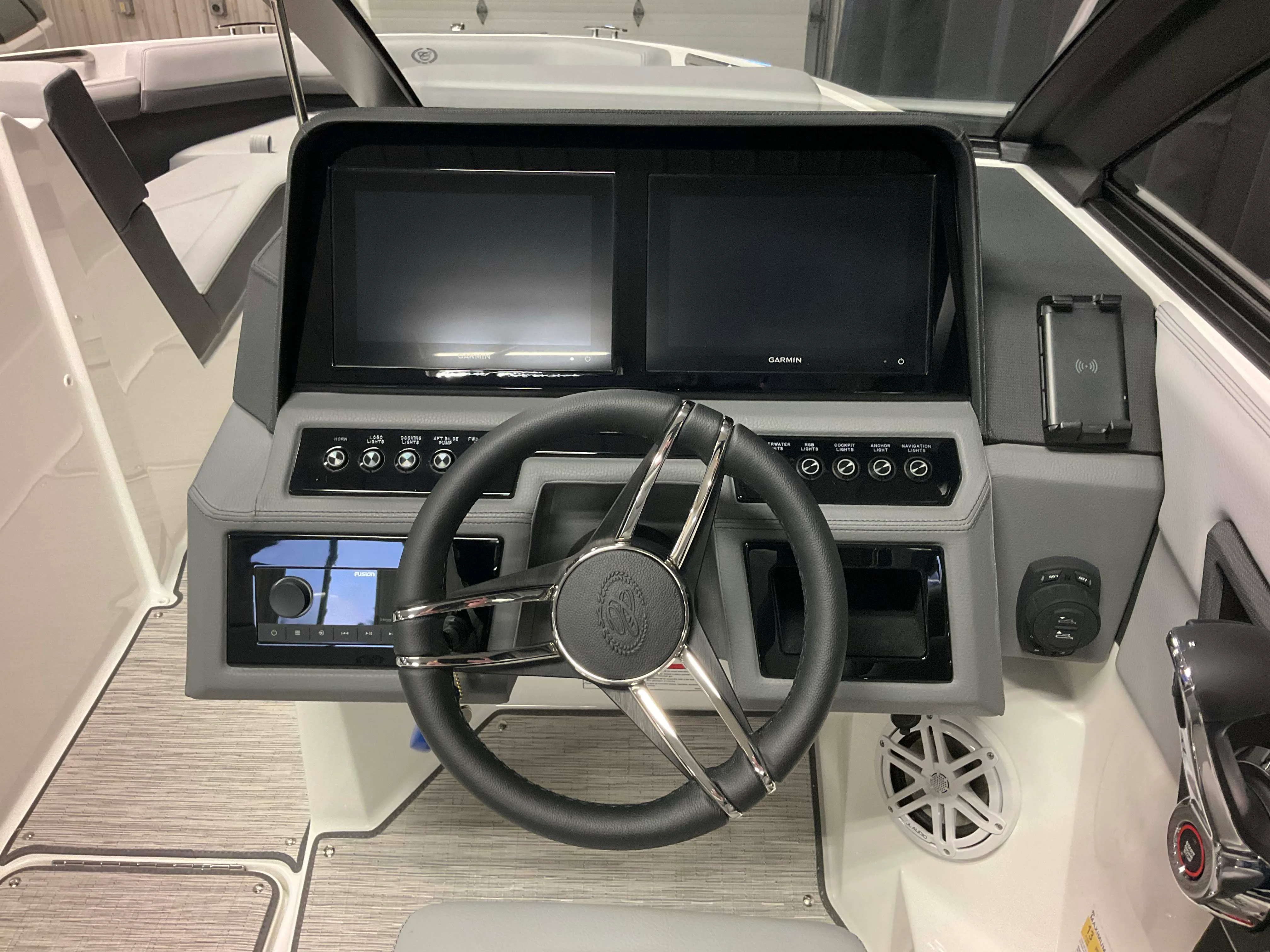 2026 Cobalt R4 Outboard Image Thumbnail #39