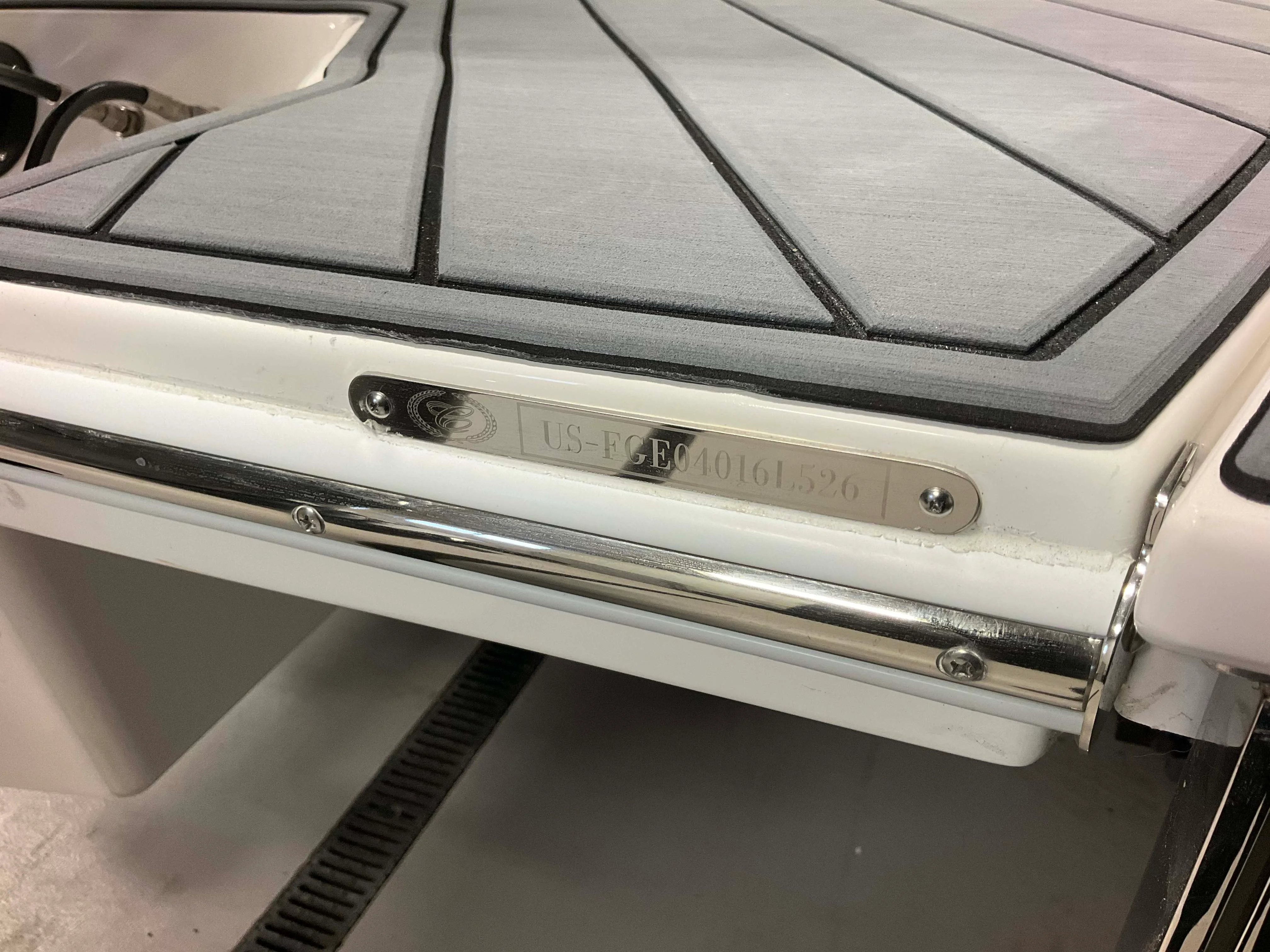 2026 Cobalt R4 Outboard Image Thumbnail #76