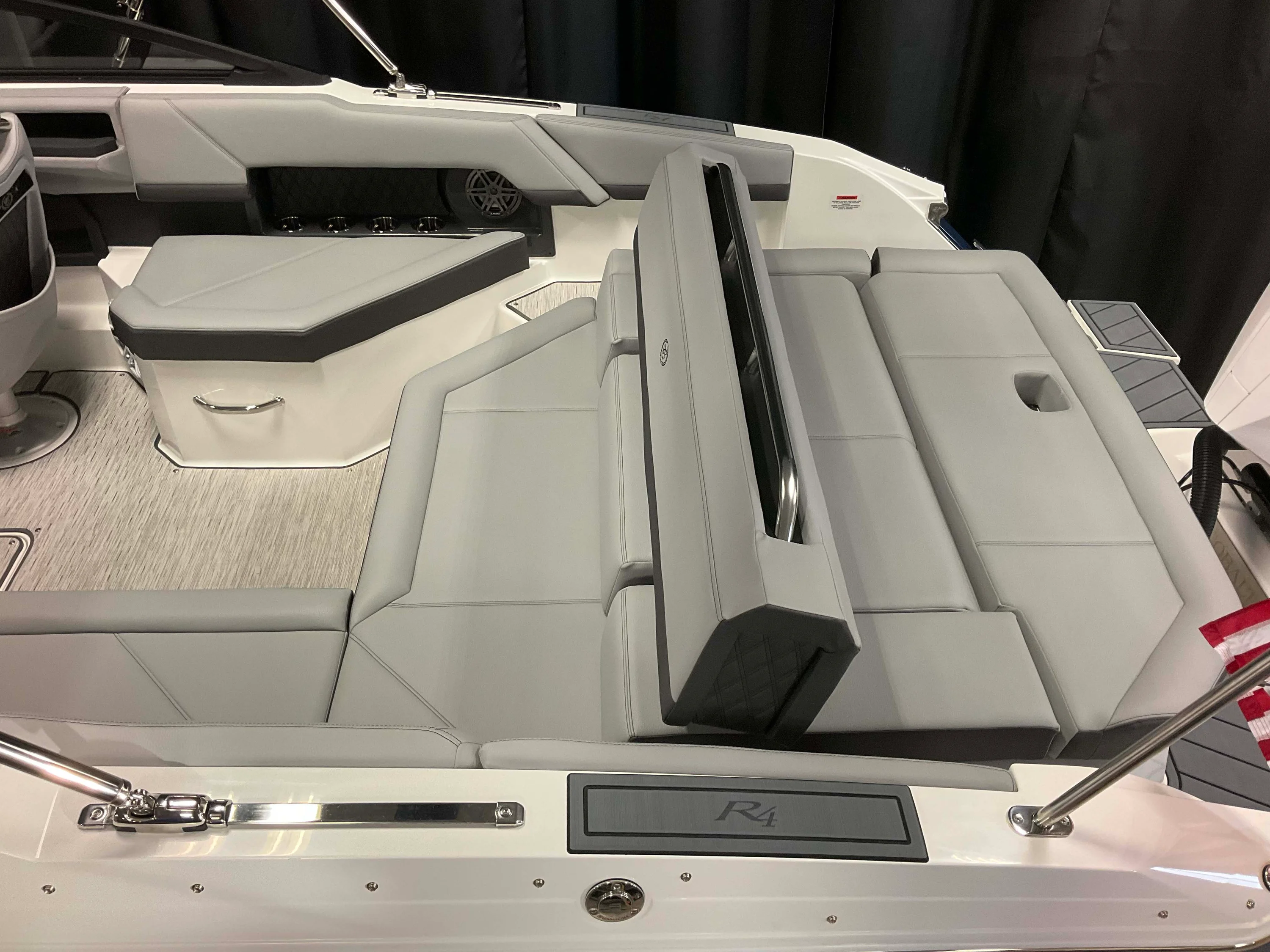 2026 Cobalt R4 Outboard Image Thumbnail #6