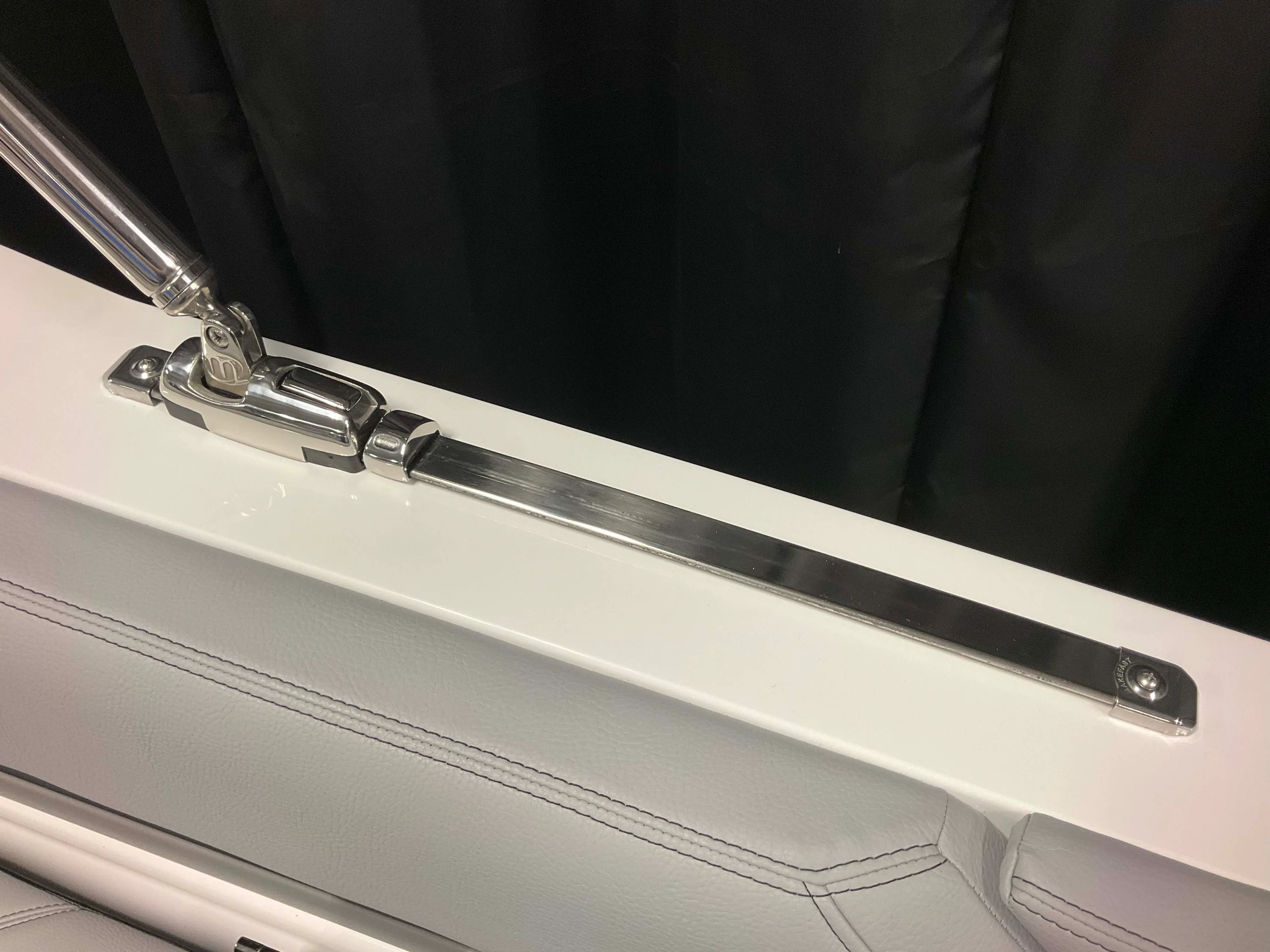 2026 Cobalt R4 Outboard Image Thumbnail #58