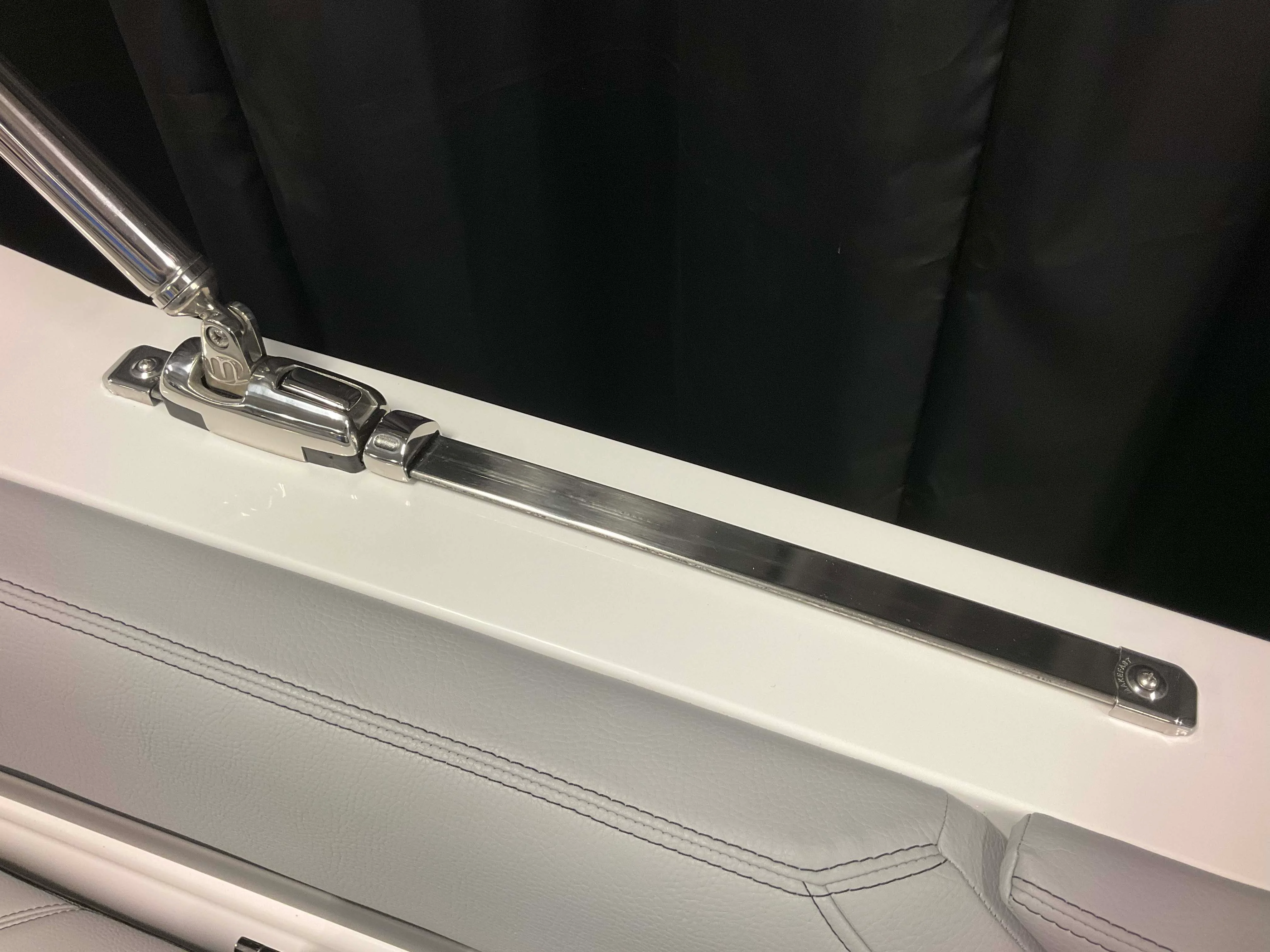 2026 Cobalt R4 Outboard Image Thumbnail #58