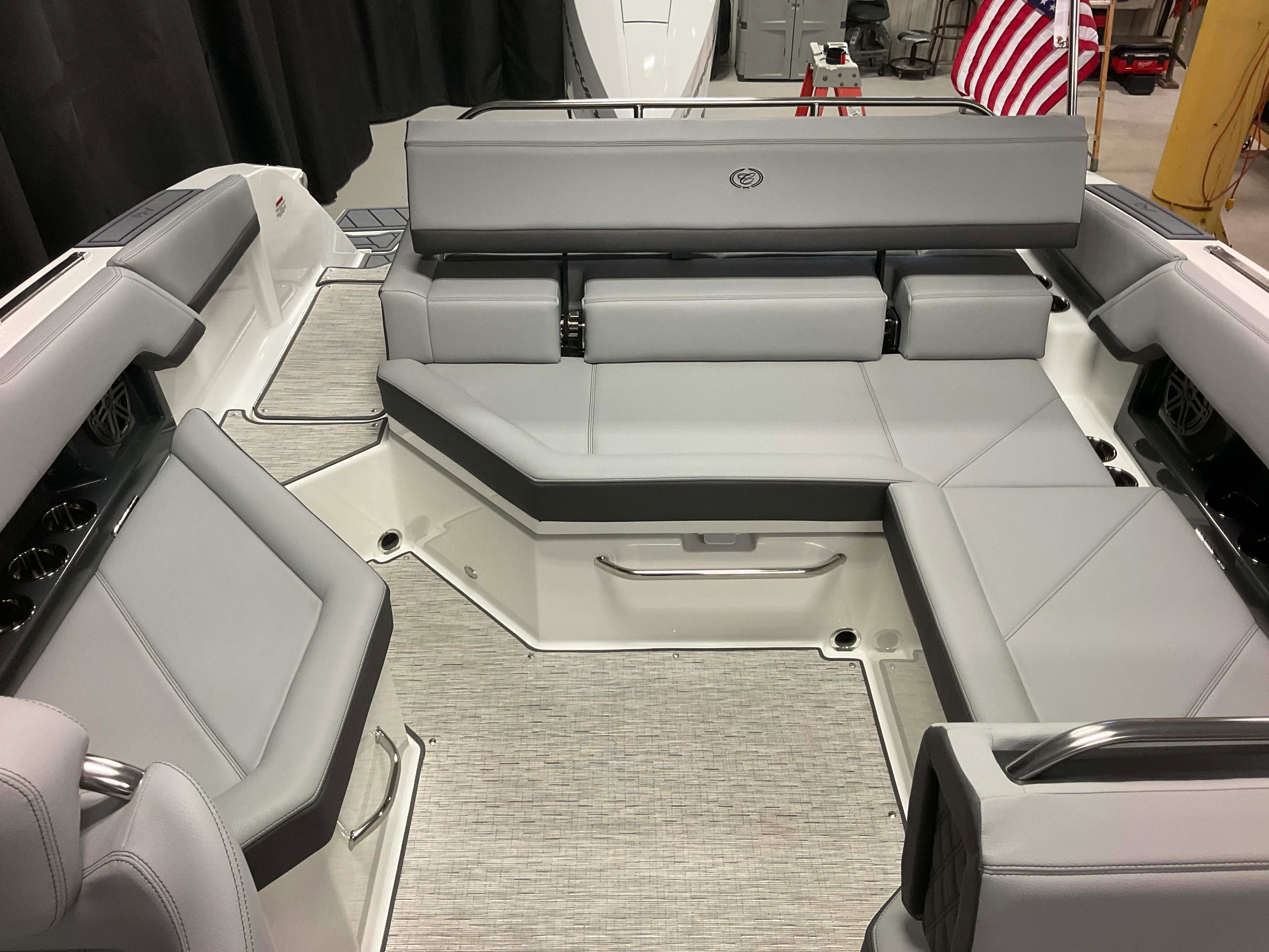 2026 Cobalt R4 Outboard Image Thumbnail #41