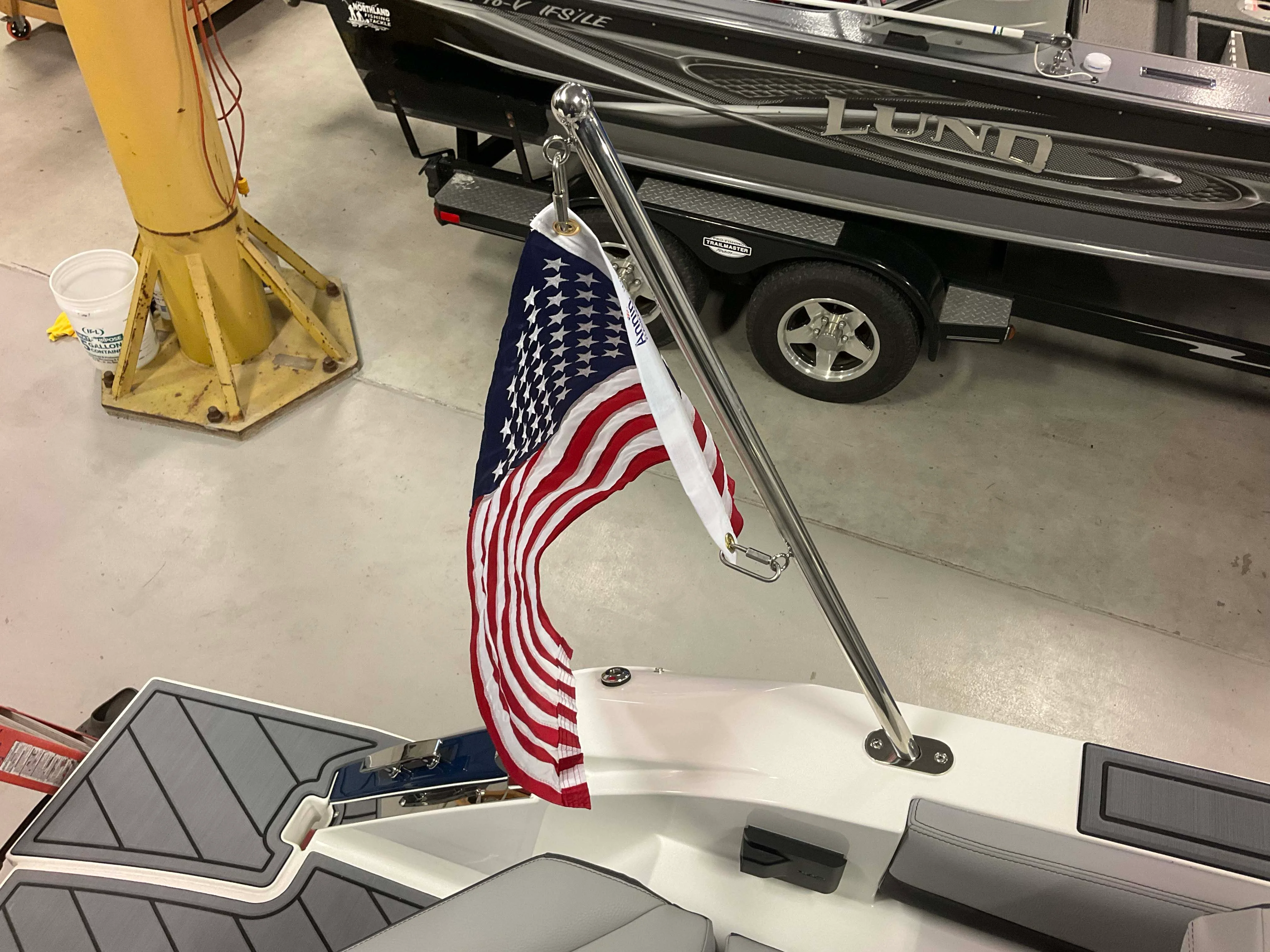 2026 Cobalt R4 Outboard Image Thumbnail #63