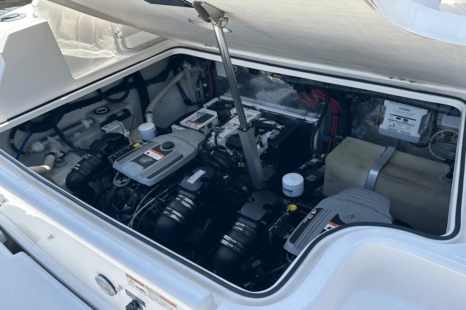 2015 Regal 30 EXPRESS Image Thumbnail #52