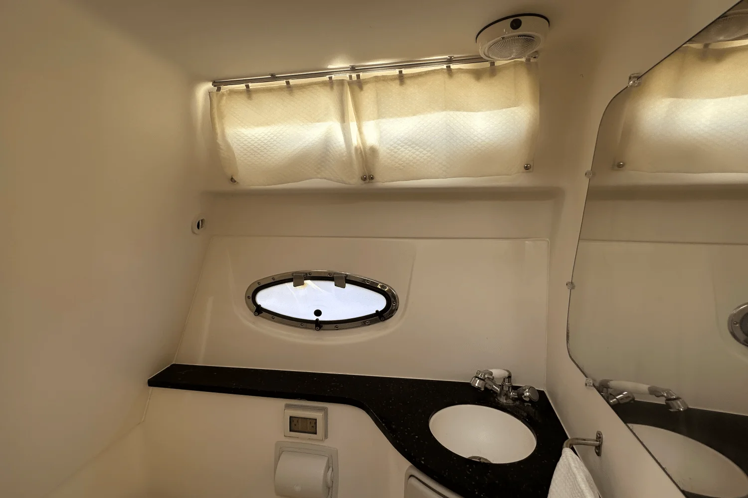 2015 Regal 30 EXPRESS Image Thumbnail #43