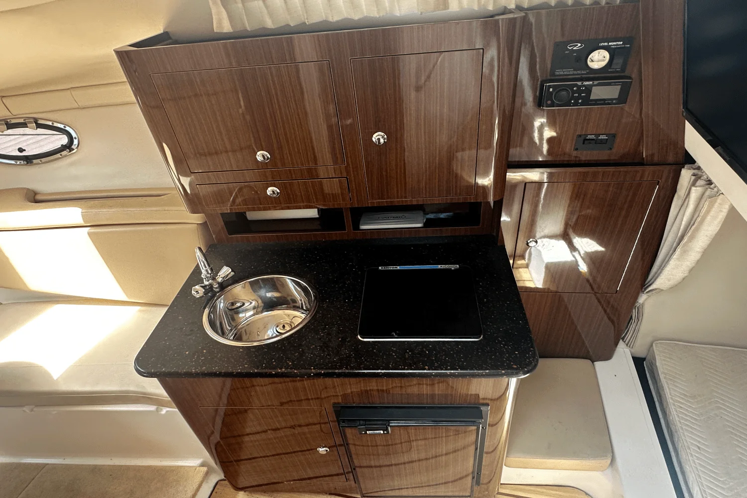 2015 Regal 30 EXPRESS Image Thumbnail #32