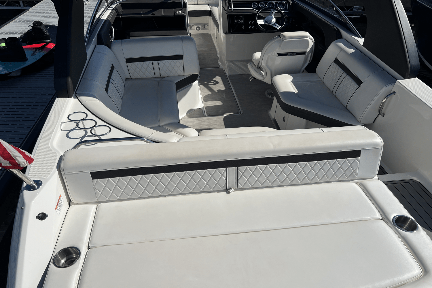 2018 Sea Ray 230 SLX Image Thumbnail #7