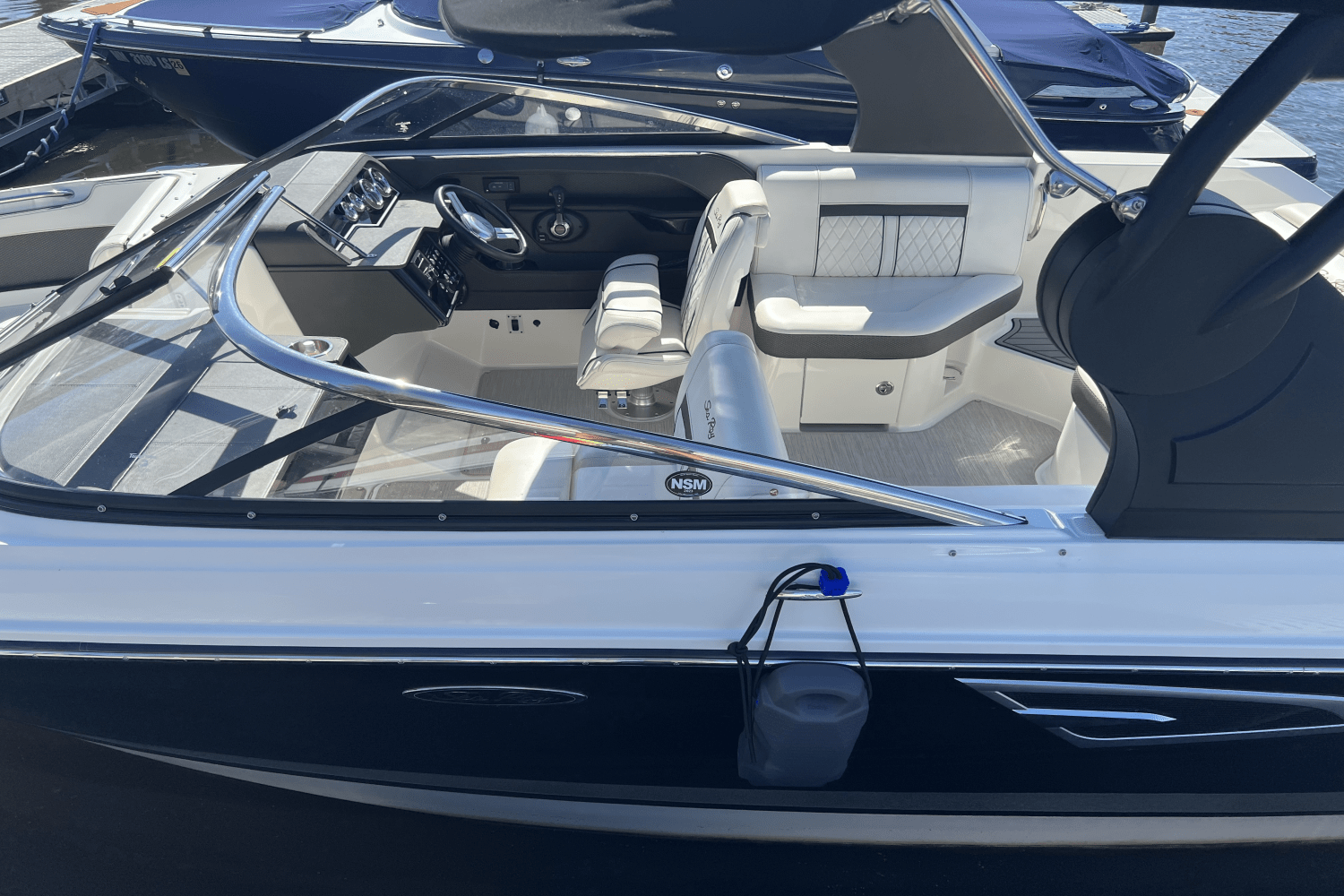 2018 Sea Ray 230 SLX Image Thumbnail #4