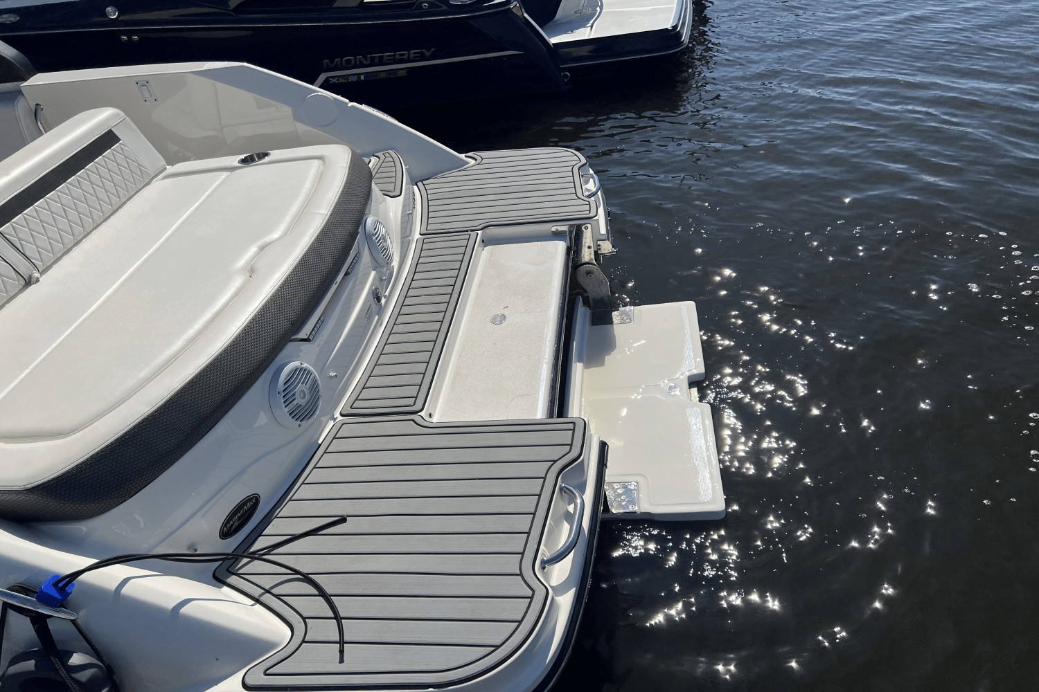 2018 Sea Ray 230 SLX Image Thumbnail #6