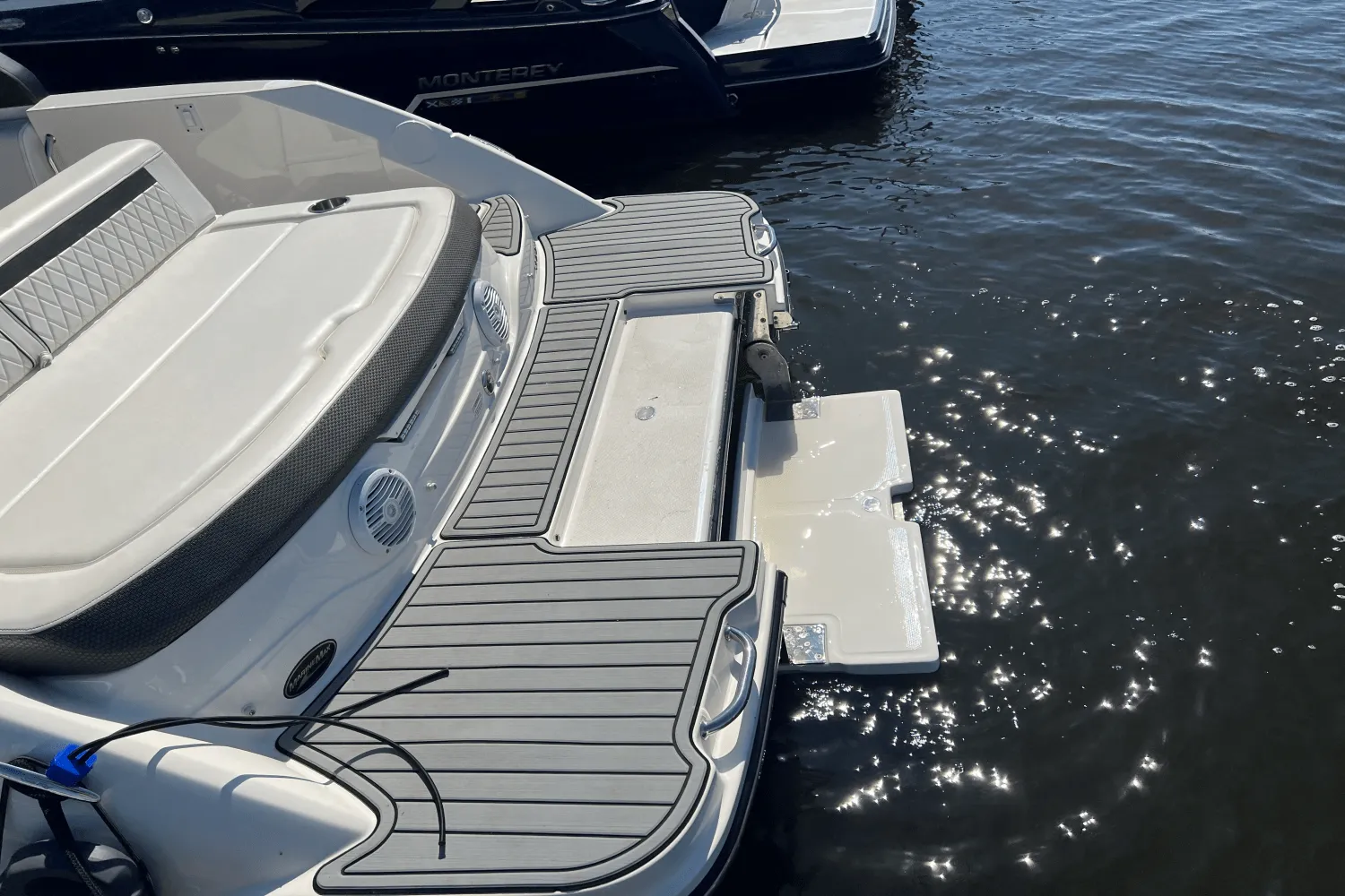 2018 Sea Ray 230 SLX Image Thumbnail #6