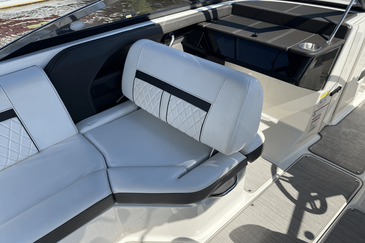 2018 Sea Ray 230 SLX Image Thumbnail #10