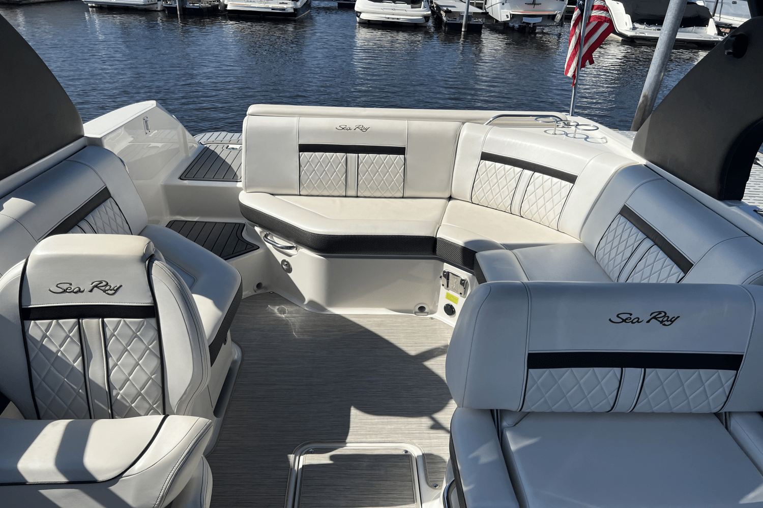 2018 Sea Ray 230 SLX Image Thumbnail #13