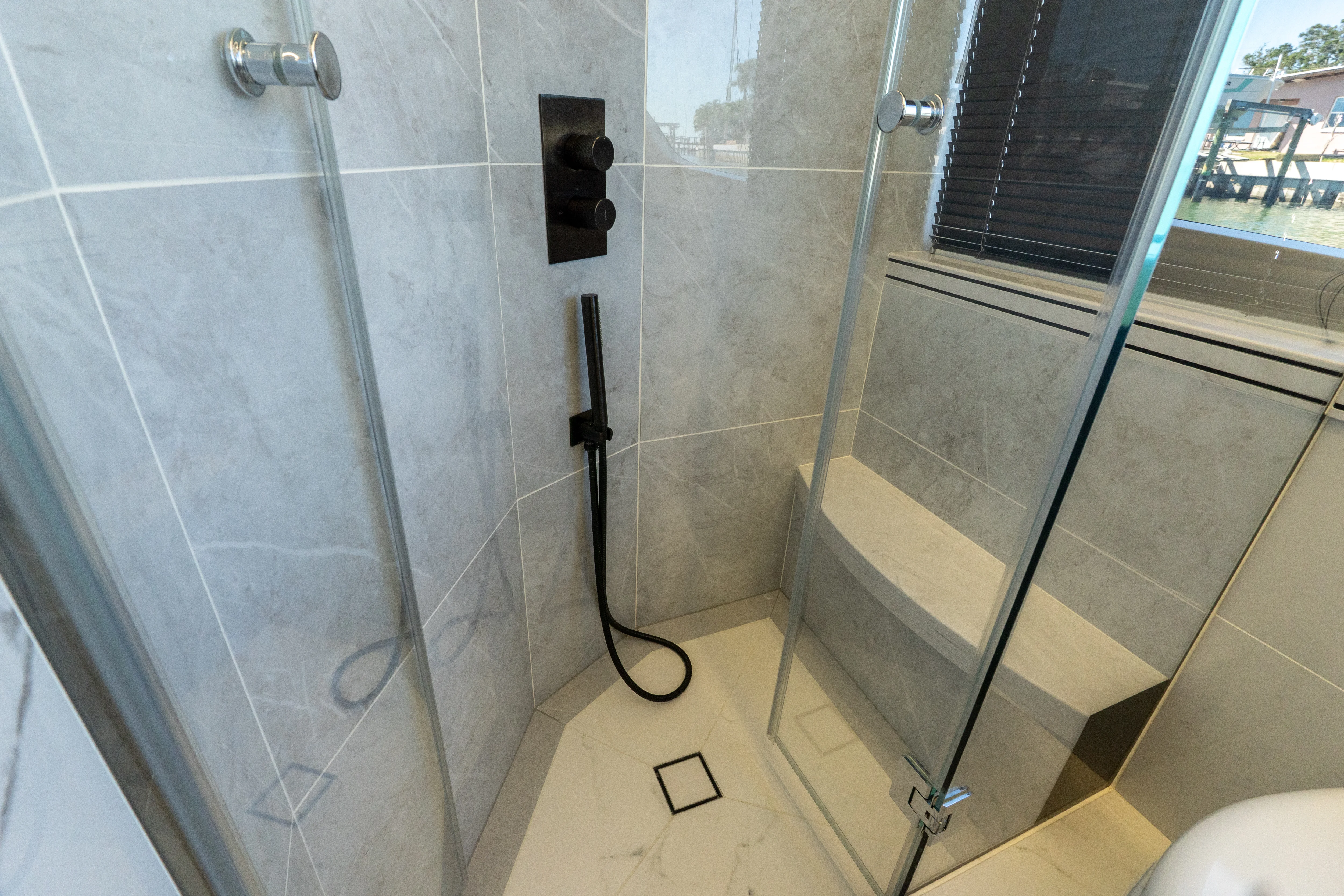 2024 Galeon 560 FLY Image Thumbnail #51