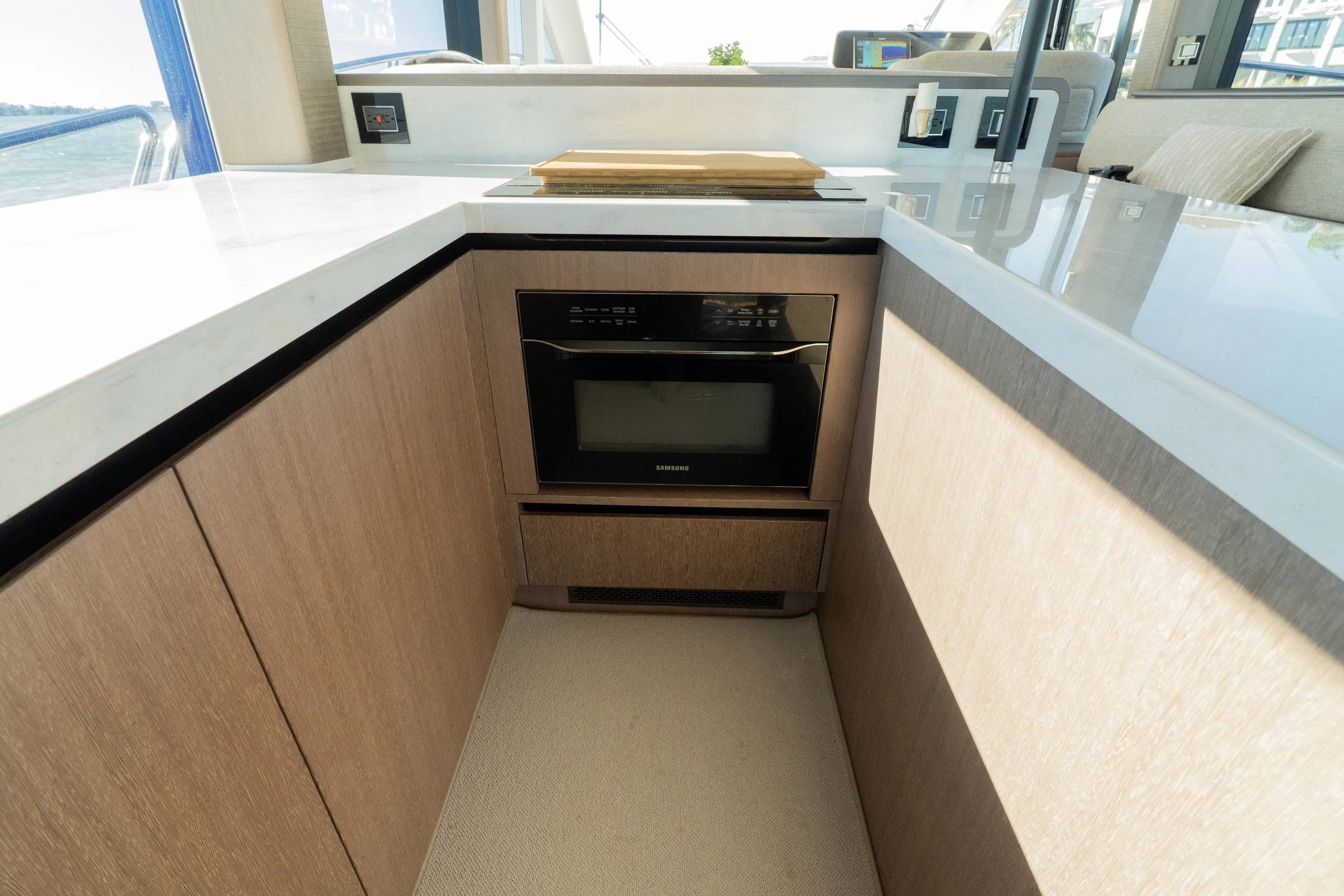 2024 Galeon 560 FLY Image Thumbnail #33