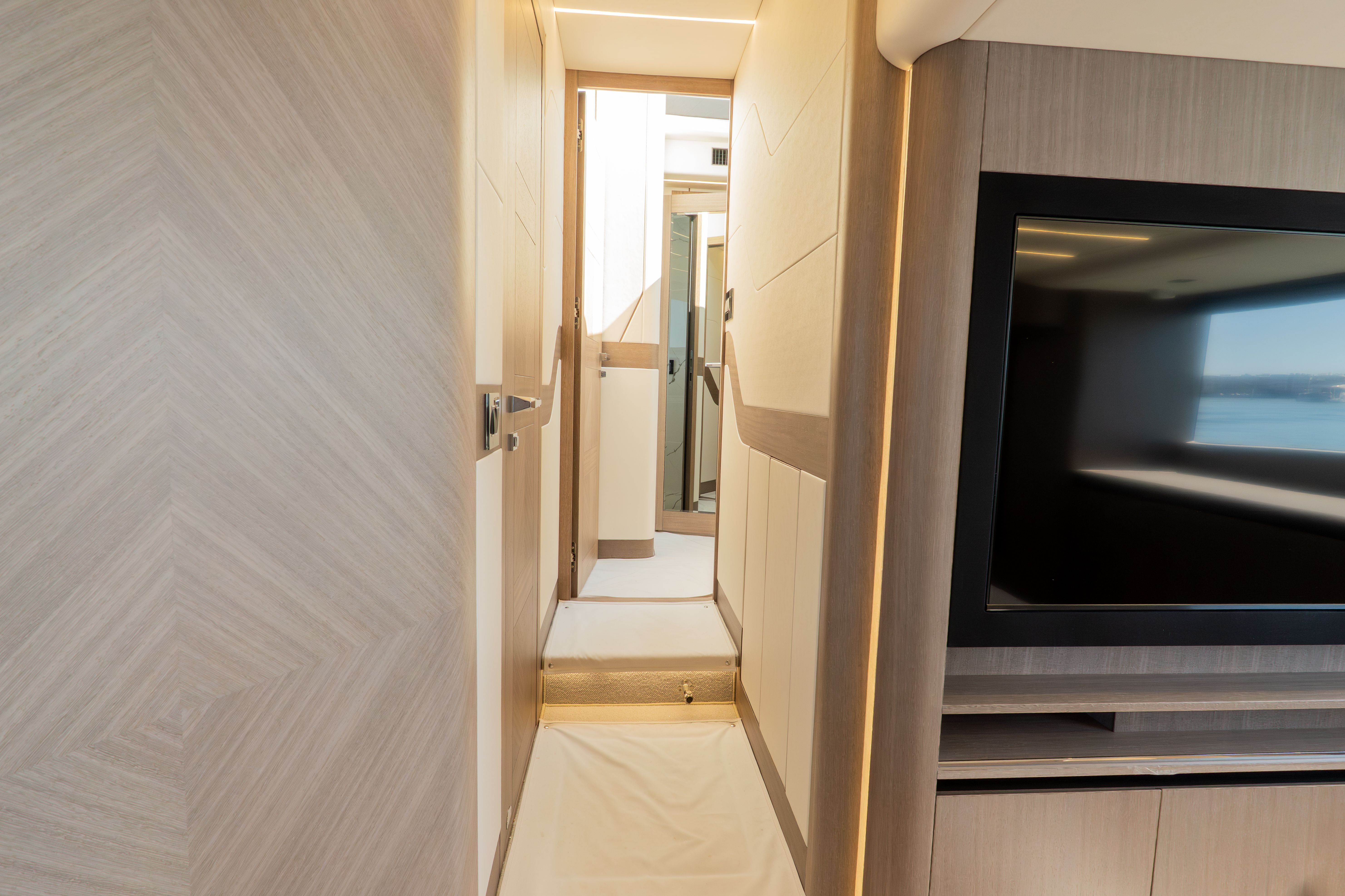 2024 Galeon 560 FLY Image Thumbnail #43