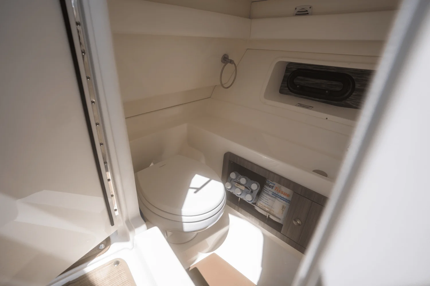 2024 Sea Ray 350 SLX Image Thumbnail #26