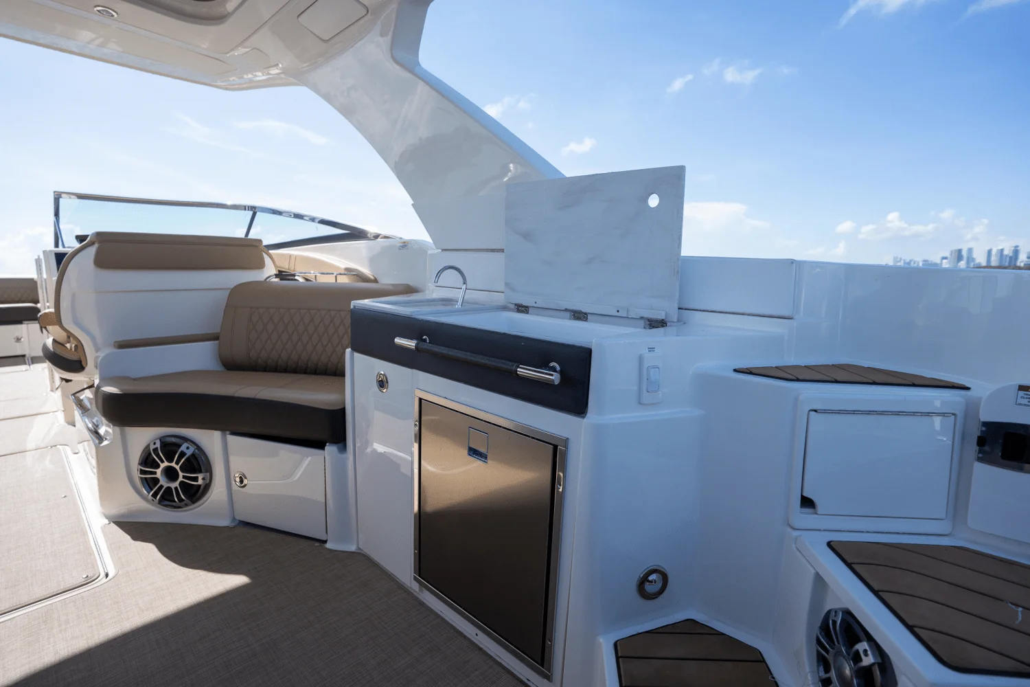 2024 Sea Ray 350 SLX Image Thumbnail #34