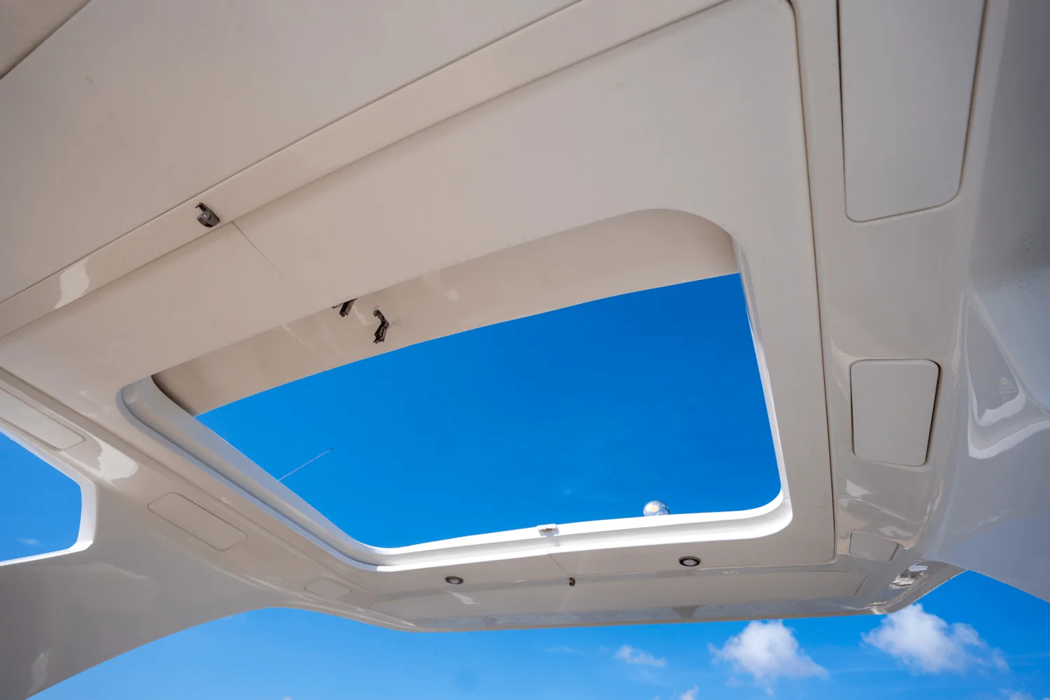 2024 Sea Ray 350 SLX Image Thumbnail #32