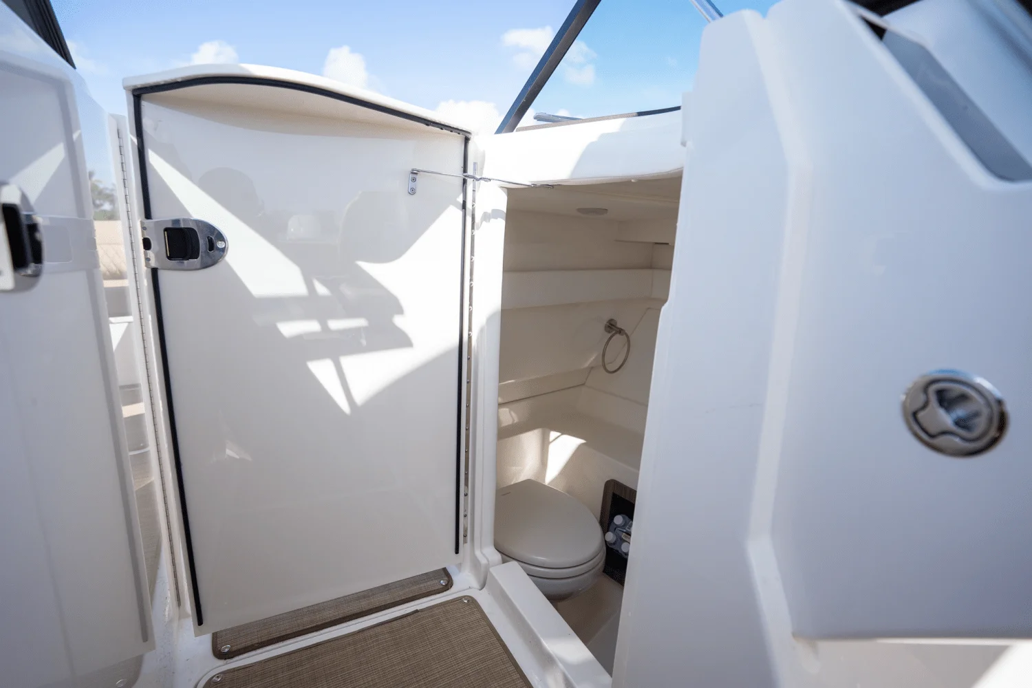 2024 Sea Ray 350 SLX Image Thumbnail #25