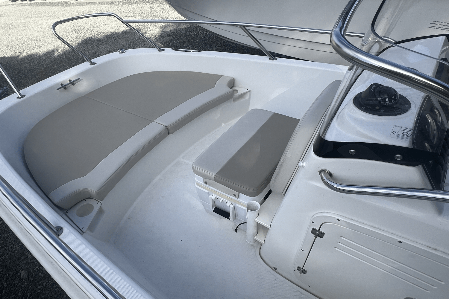 2019 Boston Whaler 170 DAUNTLESS Image Thumbnail #2