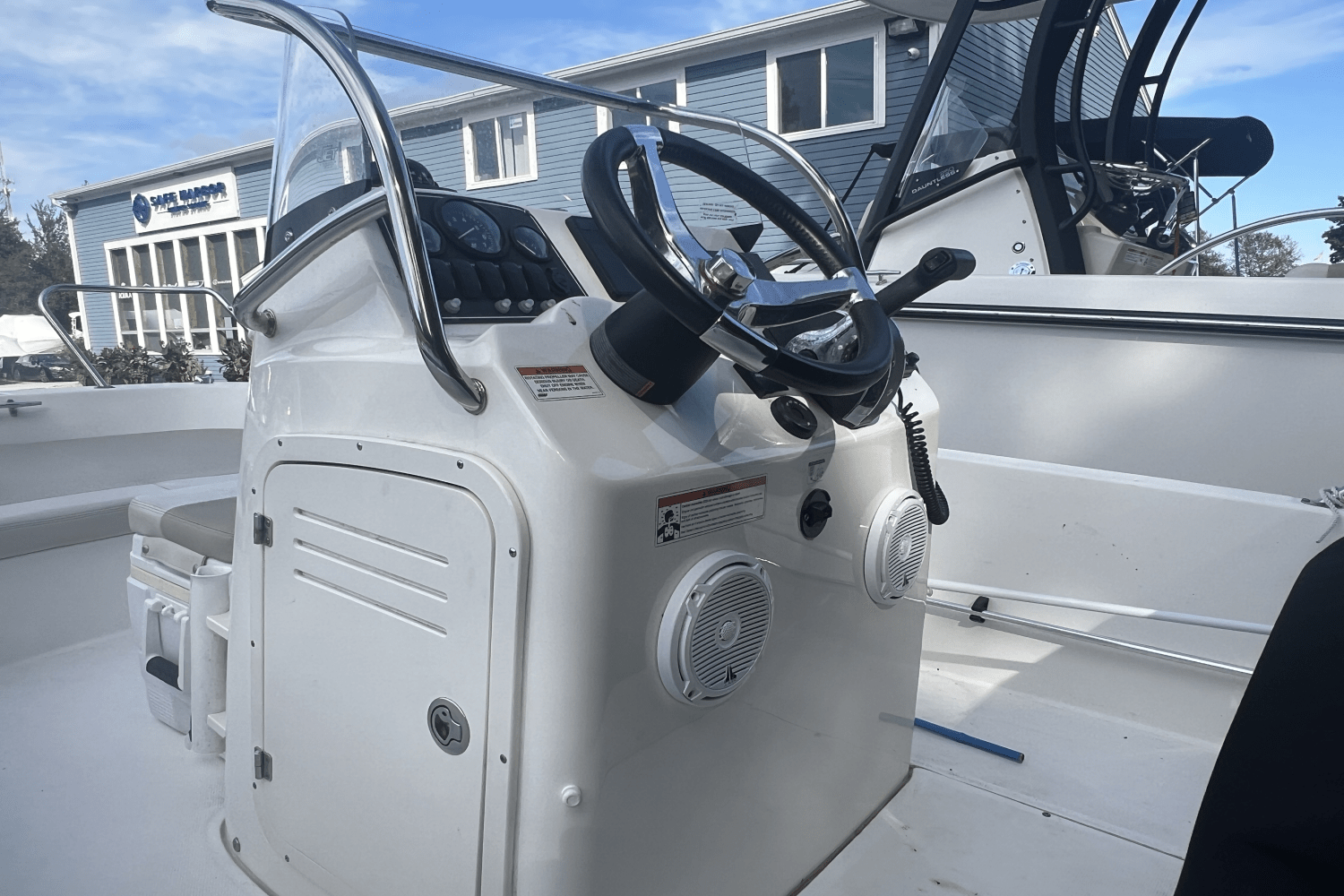 2019 Boston Whaler 170 DAUNTLESS Image Thumbnail #7