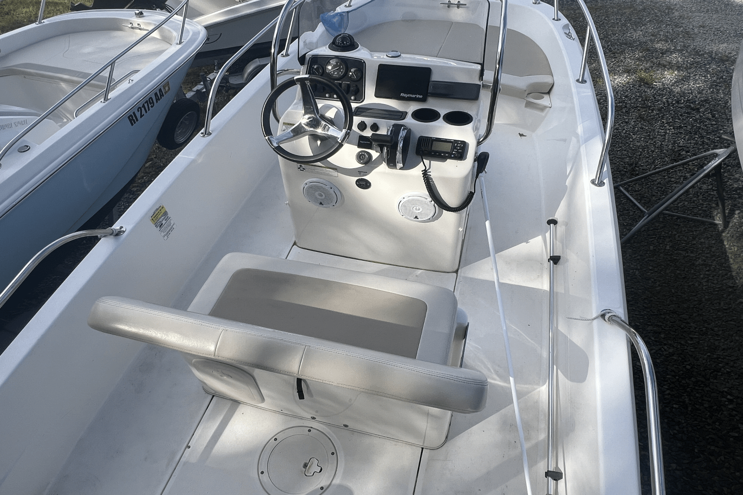 2019 Boston Whaler 170 DAUNTLESS Image Thumbnail #10