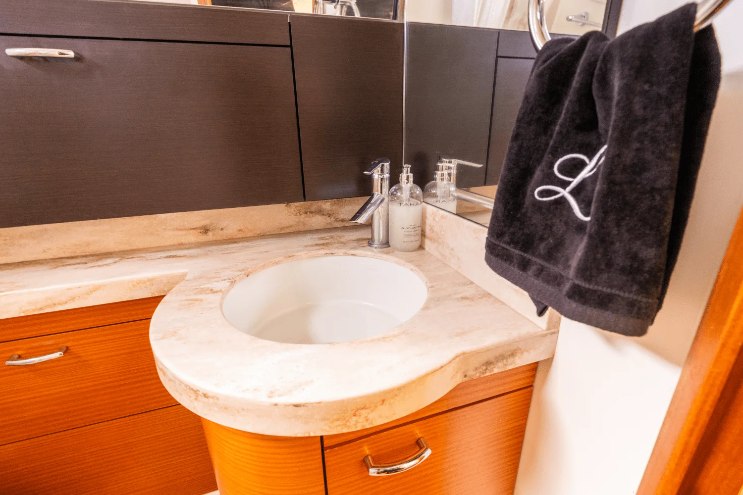 2019 Pursuit 408 Image Thumbnail #31