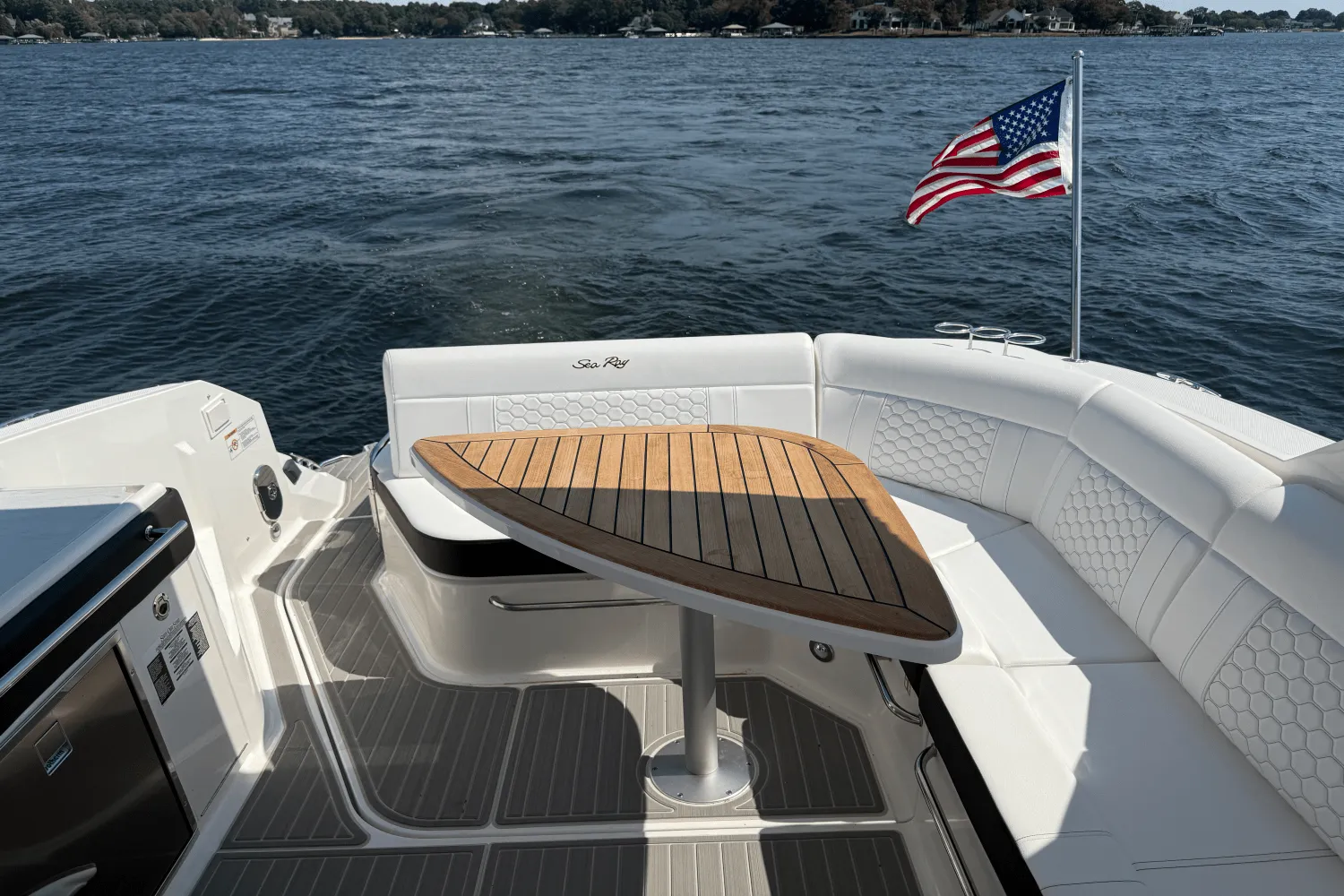 2025 Sea Ray 320 SUNDANCER Image Thumbnail #6