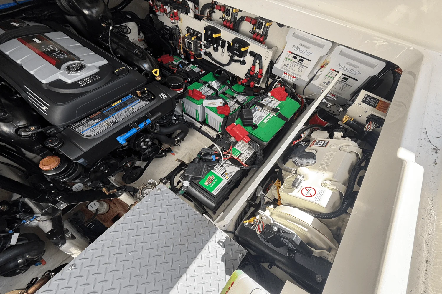 2025 Sea Ray 320 SUNDANCER Image Thumbnail #33