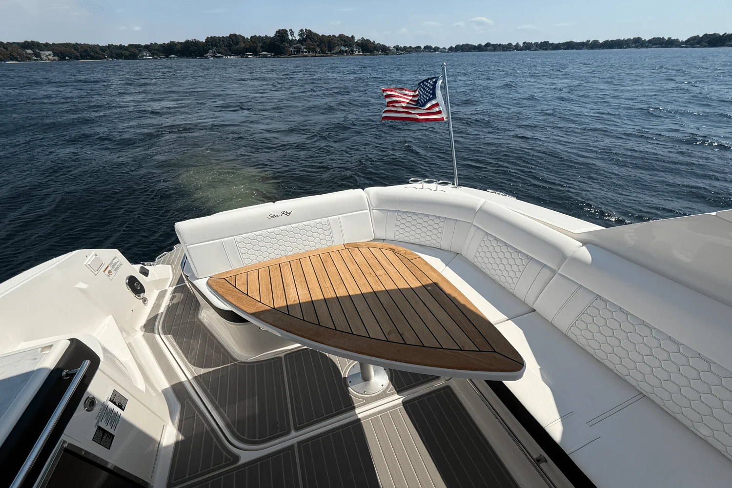 2025 Sea Ray 320 SUNDANCER Image Thumbnail #7